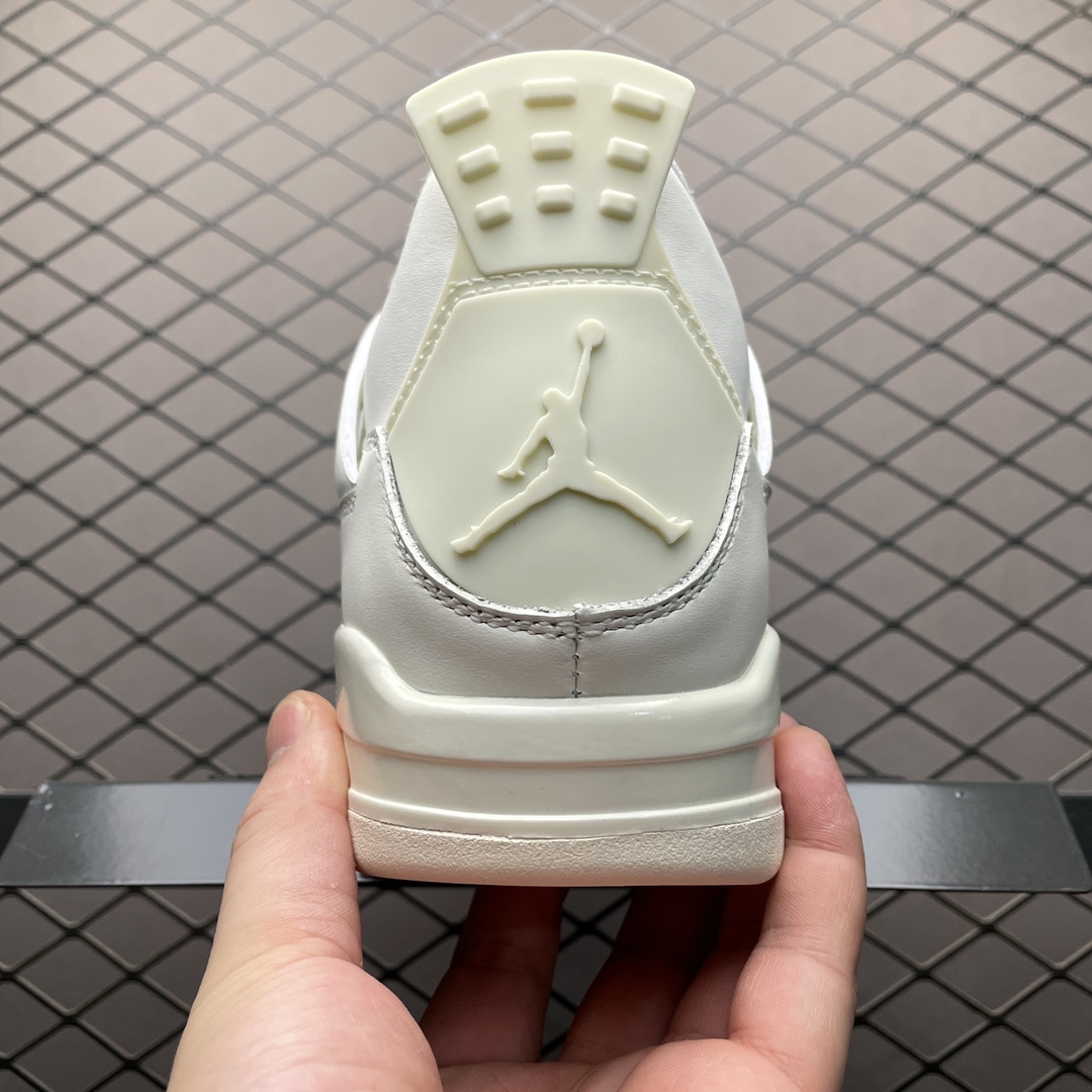 Nike WMNS Air Jordan 4 Retro "Metallic Gold"（AQ9129-170）