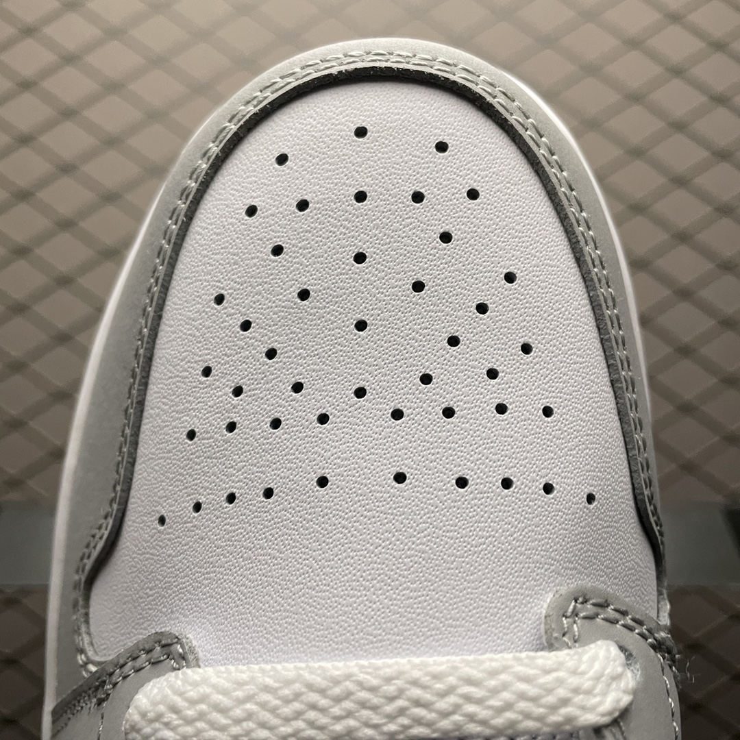 ナイキエアジョーダン1/ Nike WMNS Air Jordan 1 Mid "Wolf Grey"( BQ6472-105)