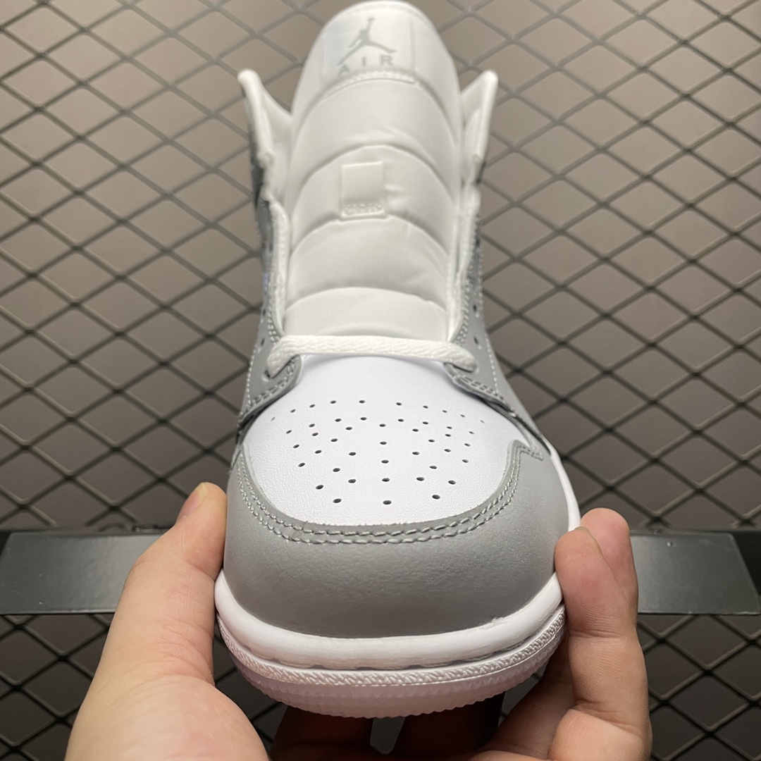 ナイキエアジョーダン1/ Nike WMNS Air Jordan 1 Mid "Wolf Grey"( BQ6472-105)