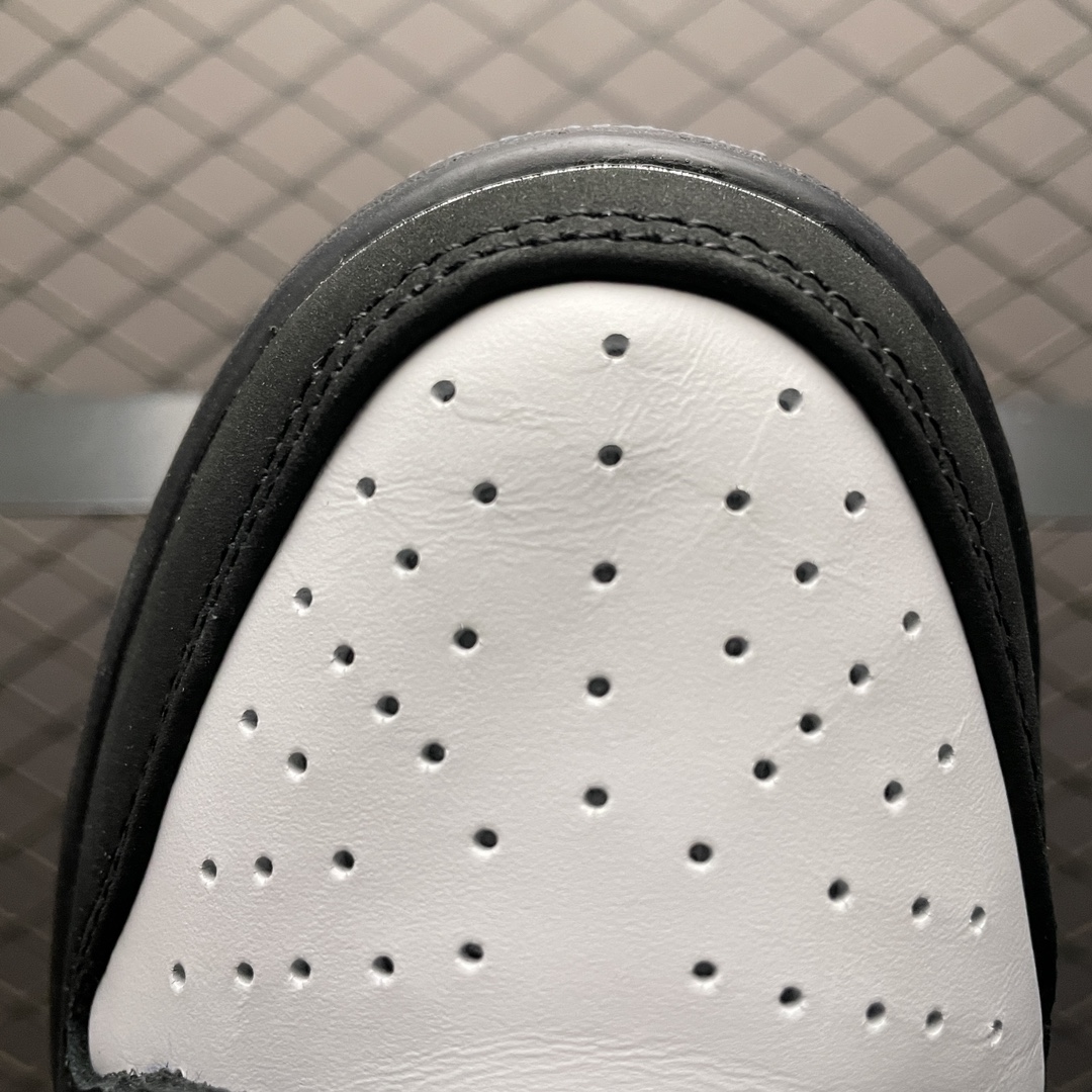 STAPLE × Nike SB Dunk Low "Pigeon Black/White" (BV1310-013)