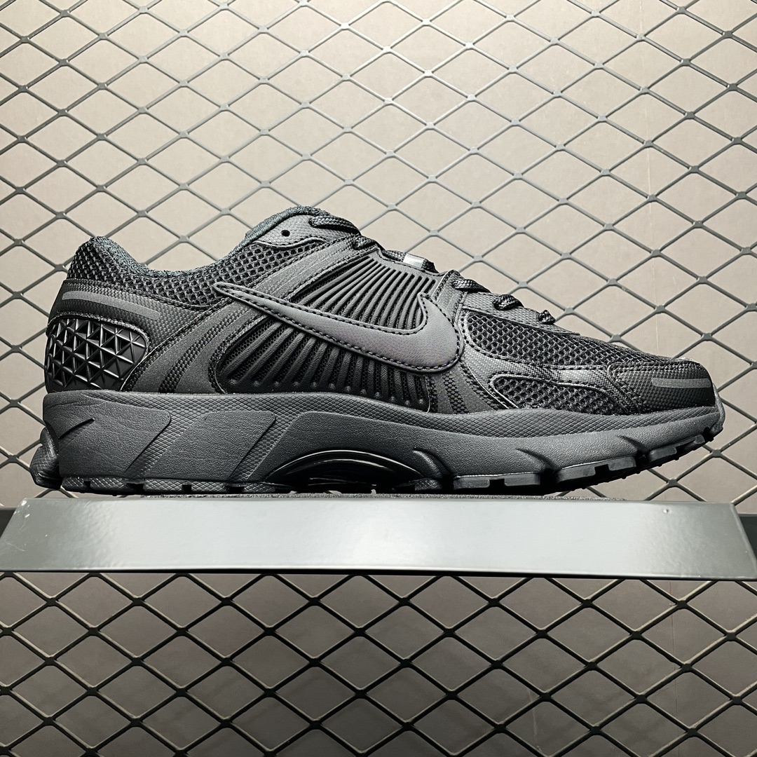 Nike Zoom Vomero 5 "Black"(BV1358-003)