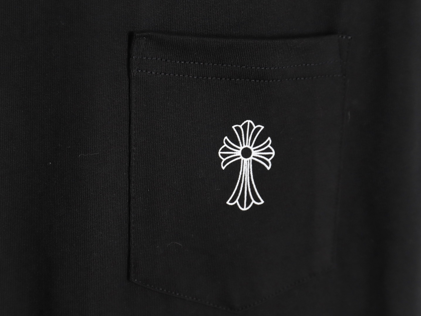 クロムハーツTシャツです/ 23/5000 Chrome Hearts Cross print short sleeve T-shirt（CH-052）