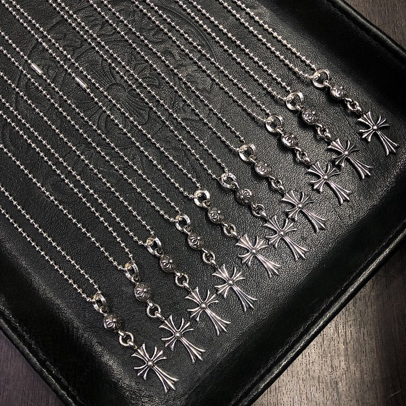 CHROME HEARTS クロムハーツ クラシックなクロスフラワーネックレス（CHROME HEARTS 003）