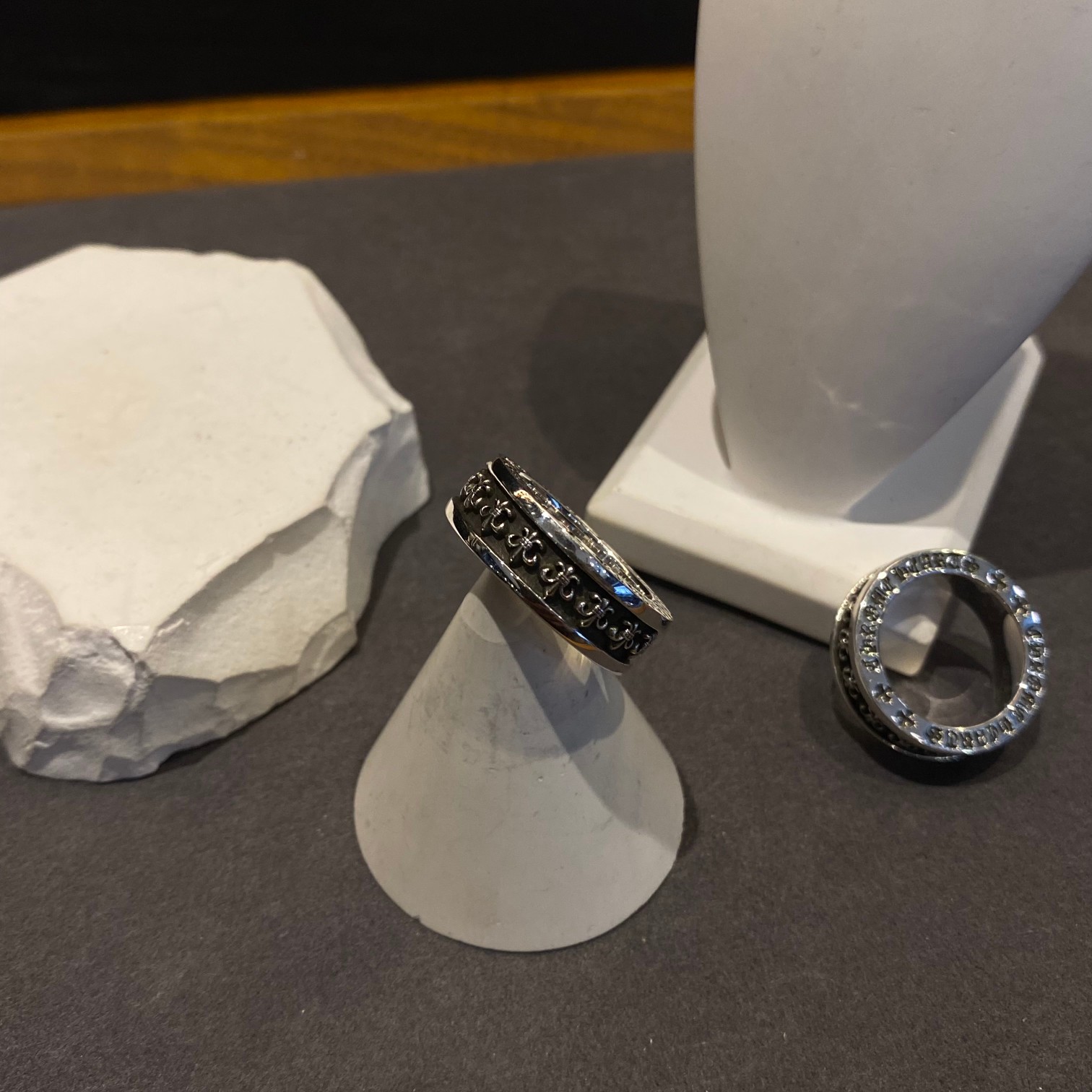 CHROME HEARTS クロムハーツ アンティーク加工を施した刻印リング （CHROME HEARTS 005）