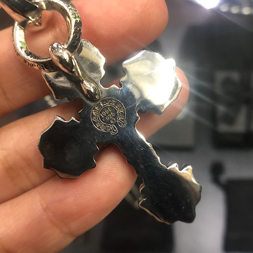 CHROME HEARTS クロムハーツ クラシックなクロスネックレス（CHROME HEARTS 008）