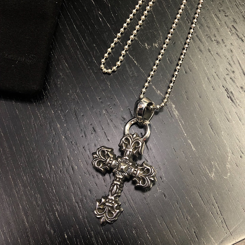 CHROME HEARTS クロムハーツ クラシックなクロスネックレス（CHROME HEARTS 008）