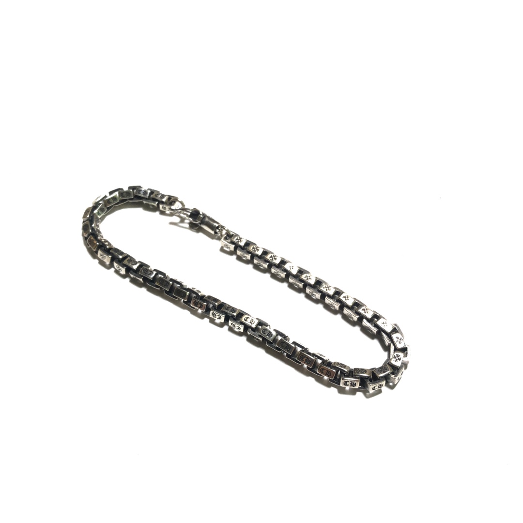 CHROME HEARTS クロムハーツ 四角い文字のブレスレット（CHROME HEARTS 015）