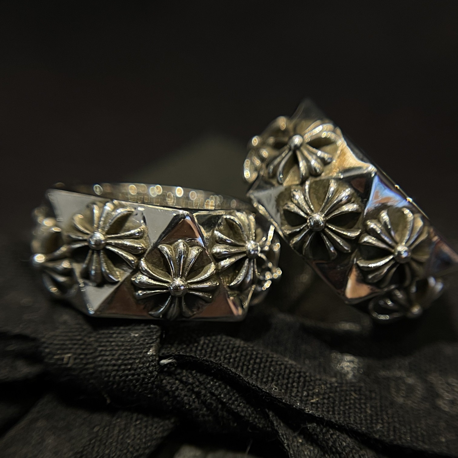 CHROME HEARTS Diamond Cross Flower Ring（CHROME HEARTS 238）