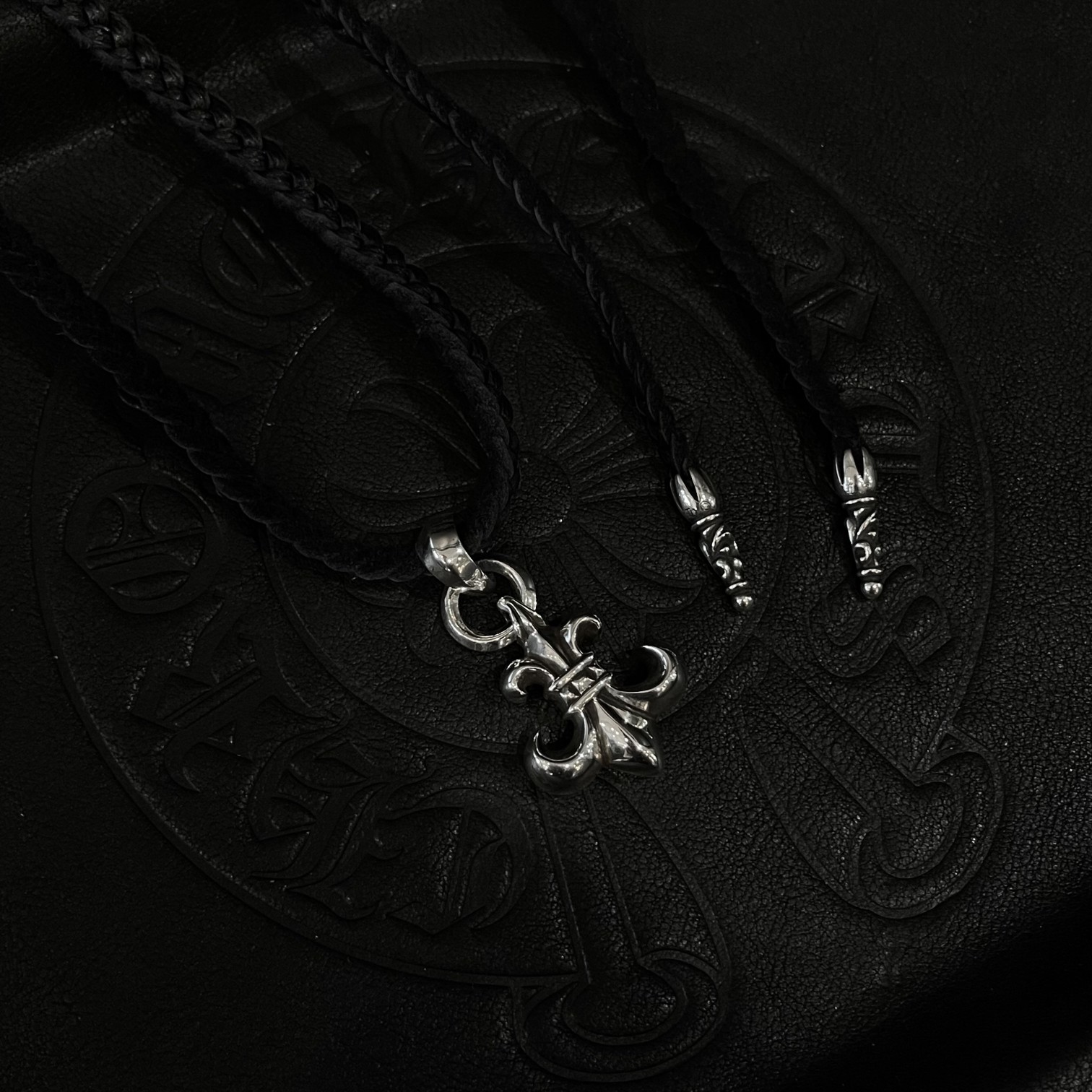  CHROME HEARTS クロムハーツ スカウトフラワーレザーコード編み込みネックレス（CHROME HEARTS 062）