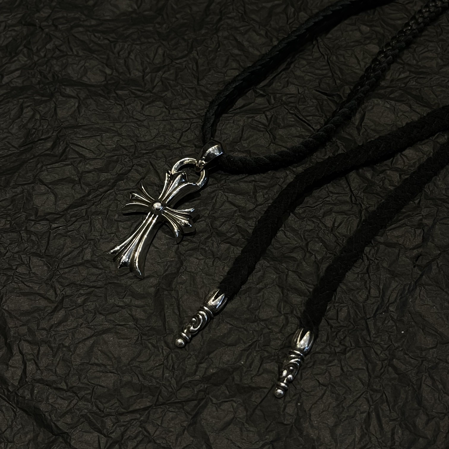   CHROME HEARTS クロムハーツ クラシッククロスレザーコード編み込みネックレス（CHROME HEARTS 063）