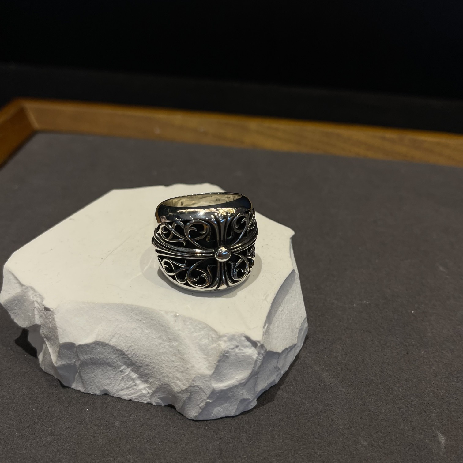 CHROME HEARTS クロムハーツ  ブドウの木クロスリング（CHROME HEARTS 066）