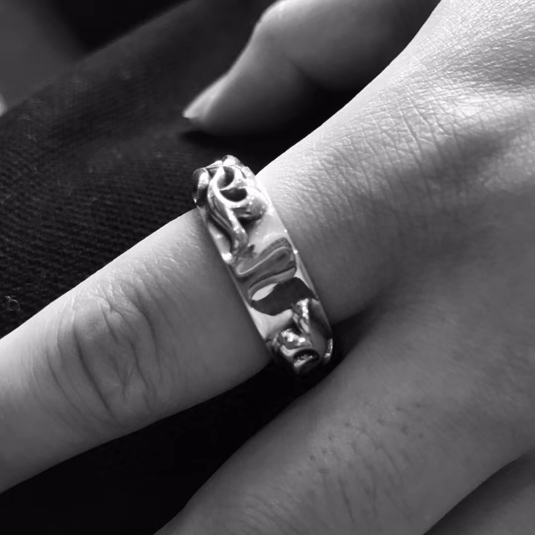 CHROME HEARTS クロムハーツ 両側蔓リング（CHROME HEARTS 079）