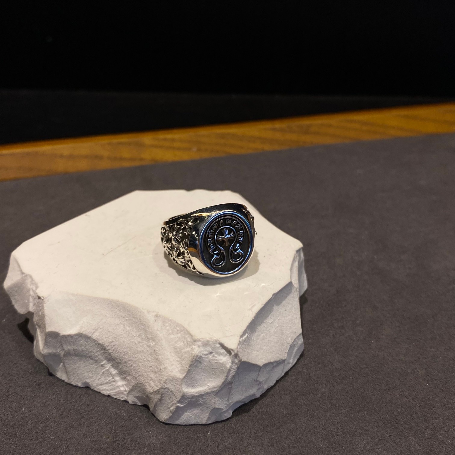 CHROME HEARTS クロムハーツ ホースシュークロスフラワーリング（CHROME HEARTS 082）