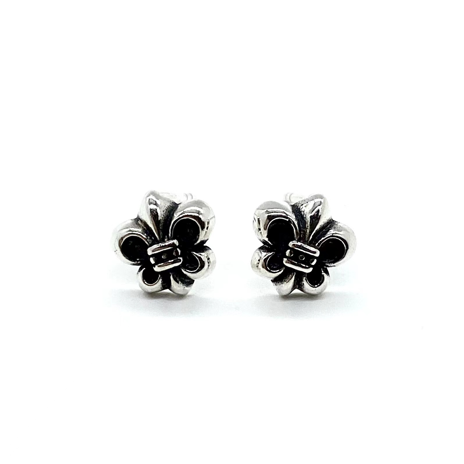 CHROME HEARTS クロムハーツ スカウトフラワーイヤリング（CHROME HEARTS 107）