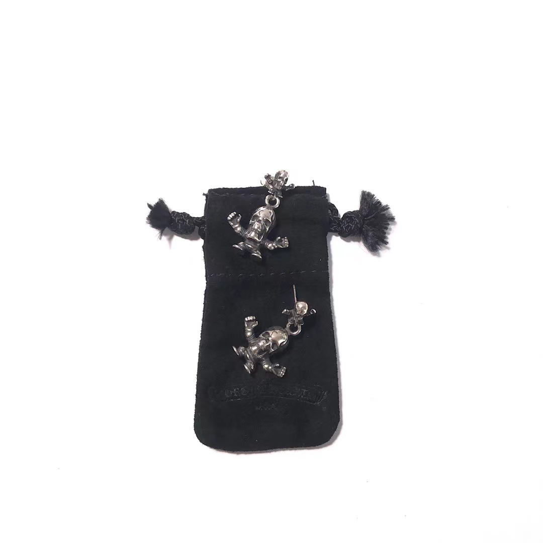 CHROME HEARTS クロムハーツ 大小のスカルピアス（CHROME HEARTS 108）