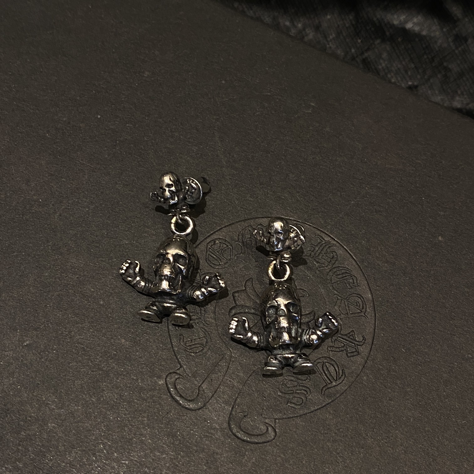 CHROME HEARTS クロムハーツ 大小のスカルピアス（CHROME HEARTS 108）