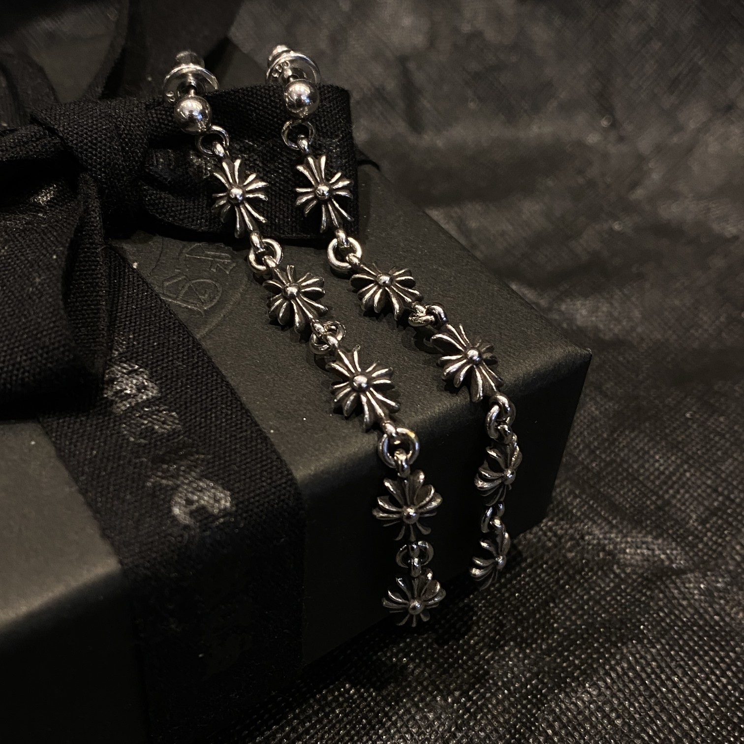 CHROME HEARTS クロムハーツ ファイブセクション クロスフラワー イヤリング（CHROME HEARTS 110）