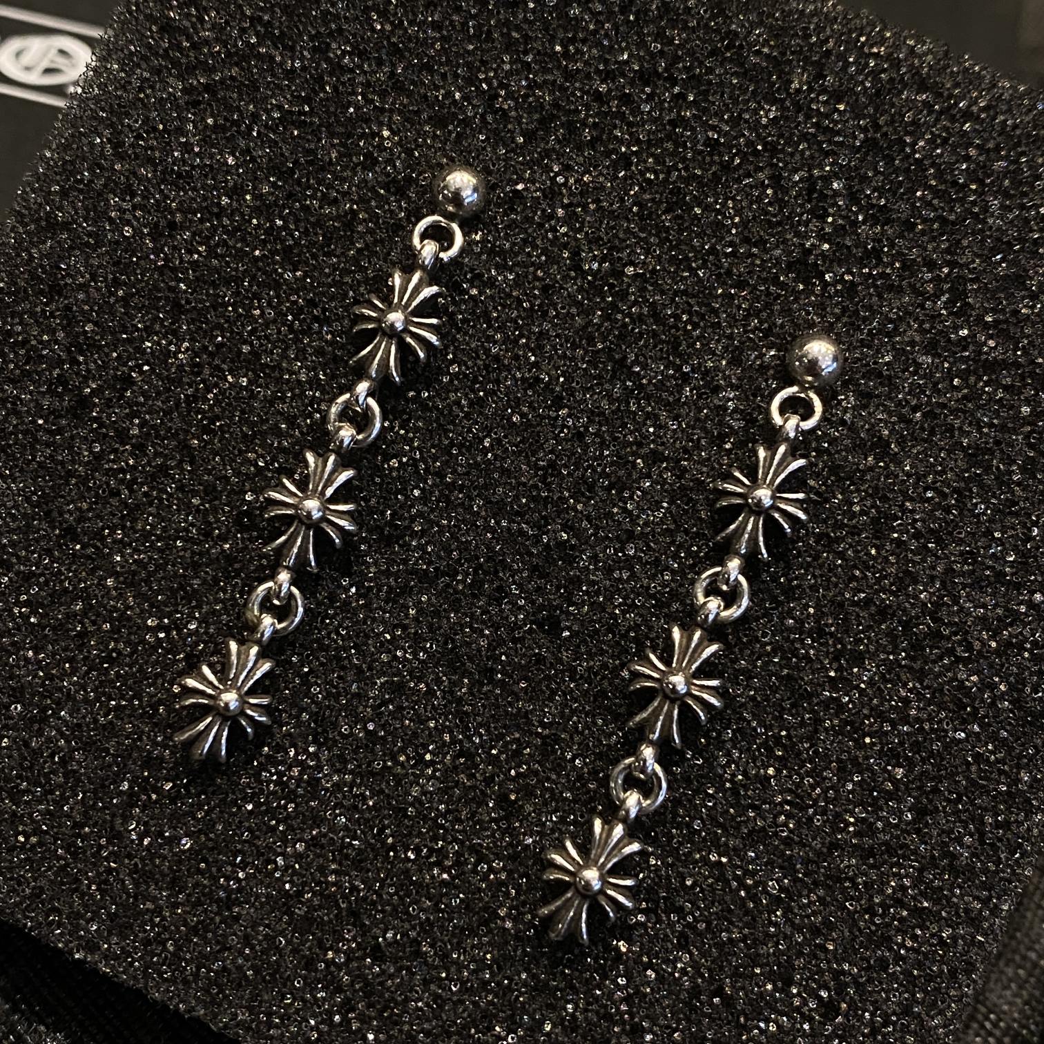 CHROME HEARTS クロムハーツ 3セクションクロスフラワーイヤリング（CHROME HEARTS 111）