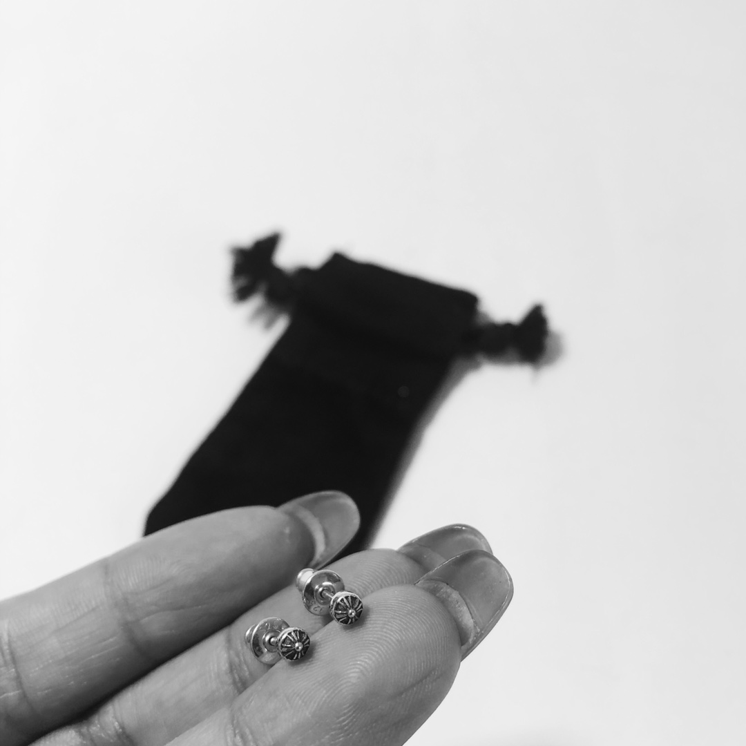 CHROME HEARTS クロムハーツ クロスフラワーボールミニピアス（CHROME HEARTS 120）