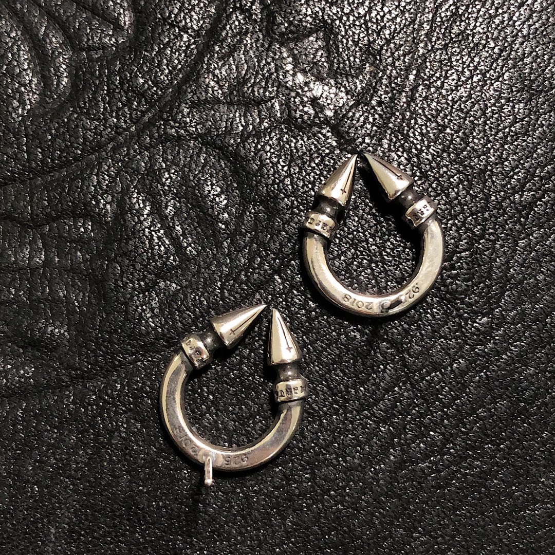 CHROME HEARTS クロムハーツ ダブルブレットリベットピアス（CHROME HEARTS 121）