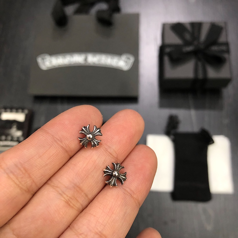 CHROME HEARTS クロムハーツ クロスイヤリング（CHROME HEARTS 135）