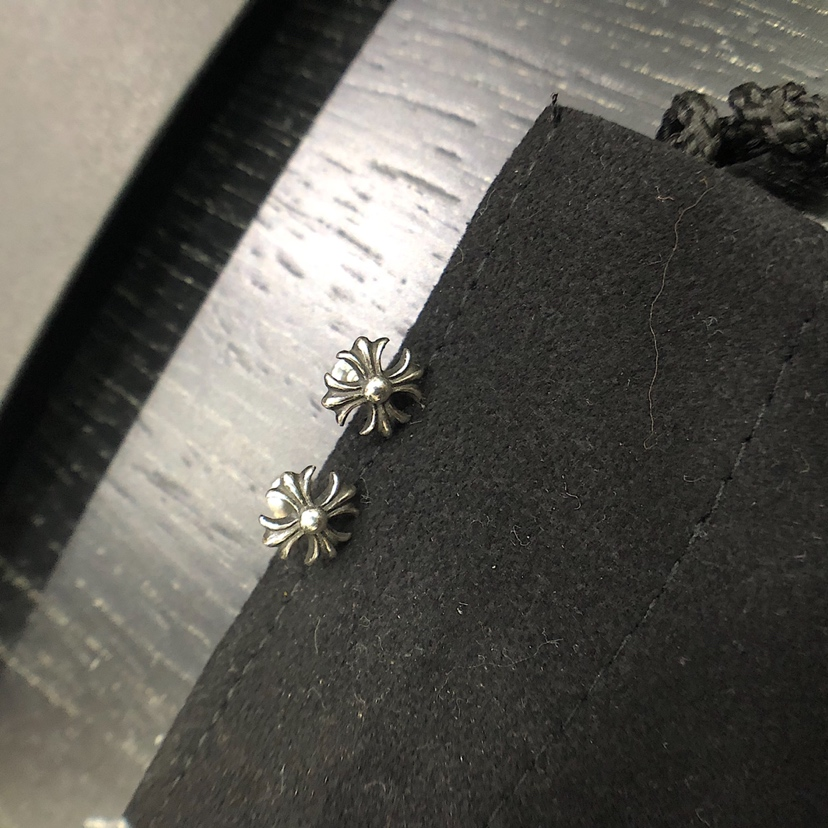 CHROME HEARTS クロムハーツ クロスイヤリング（CHROME HEARTS 135）