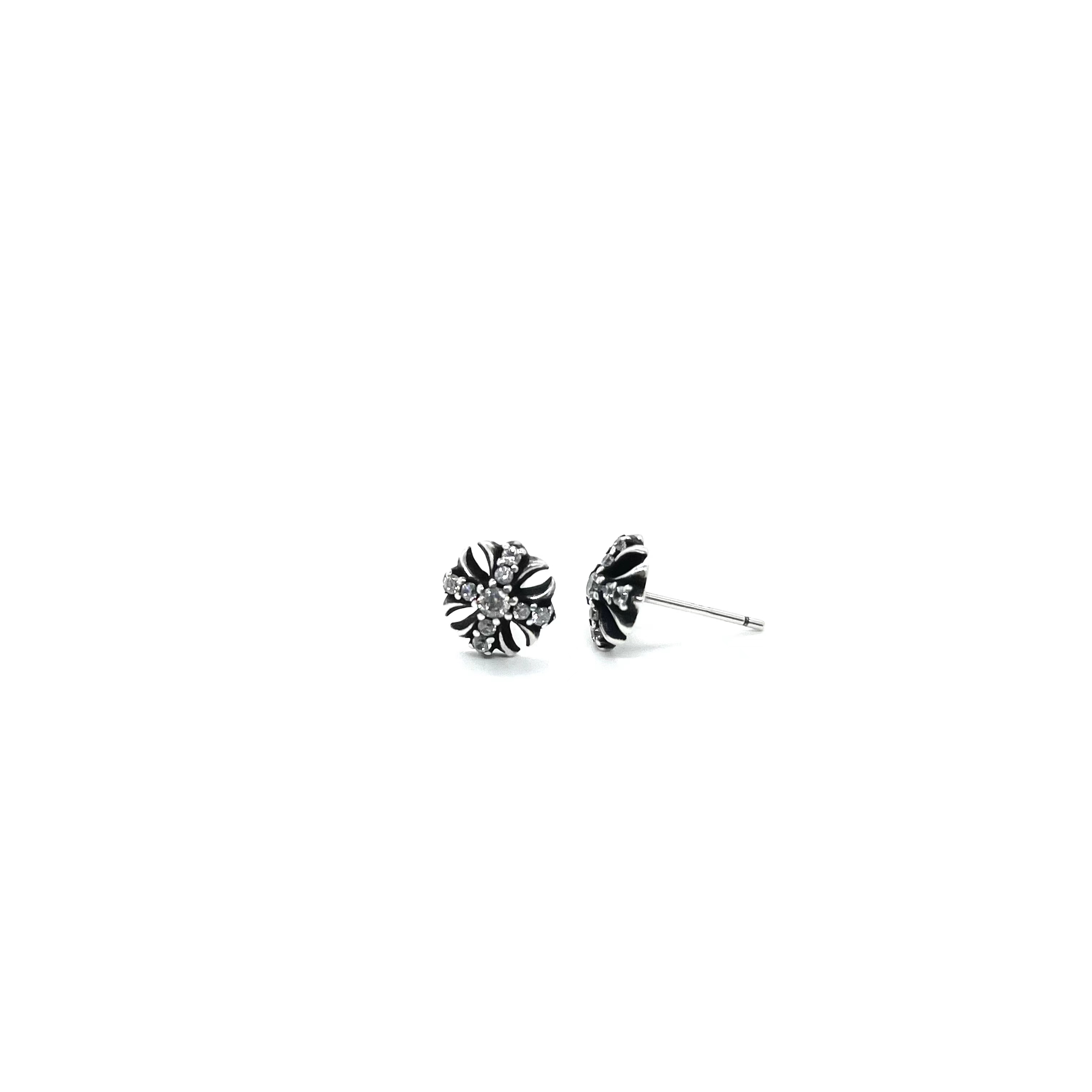 CHROME HEARTS Full Diamond Cross Flower Earrings（CHROME HEARTS 138）