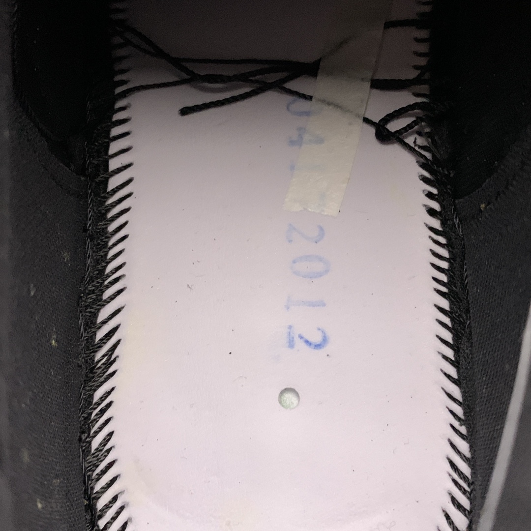 Off-White × Nike Air Rubber Dunk "Black/Green Strike"（CU6015-001）