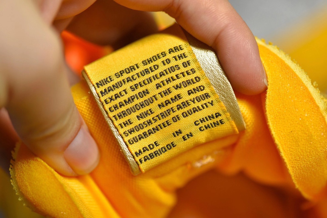 Off-White × Nike Air Rubber Dunk "University Gold"（CU6015-700）