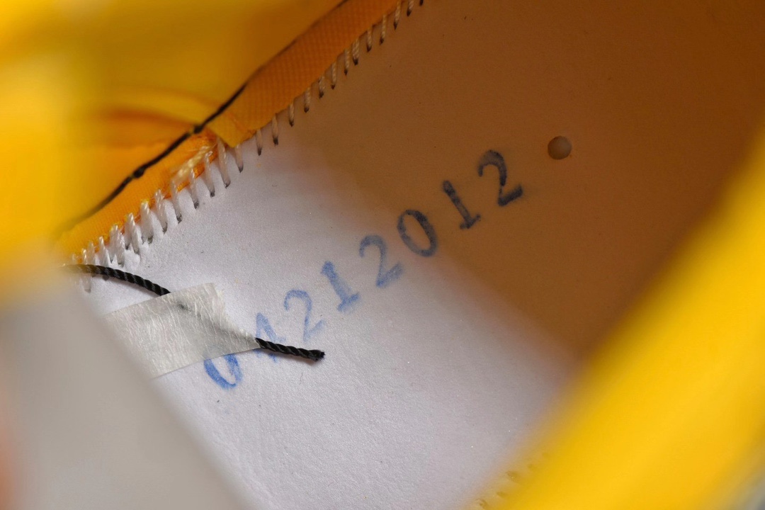 Off-White × Nike Air Rubber Dunk "University Gold"（CU6015-700）