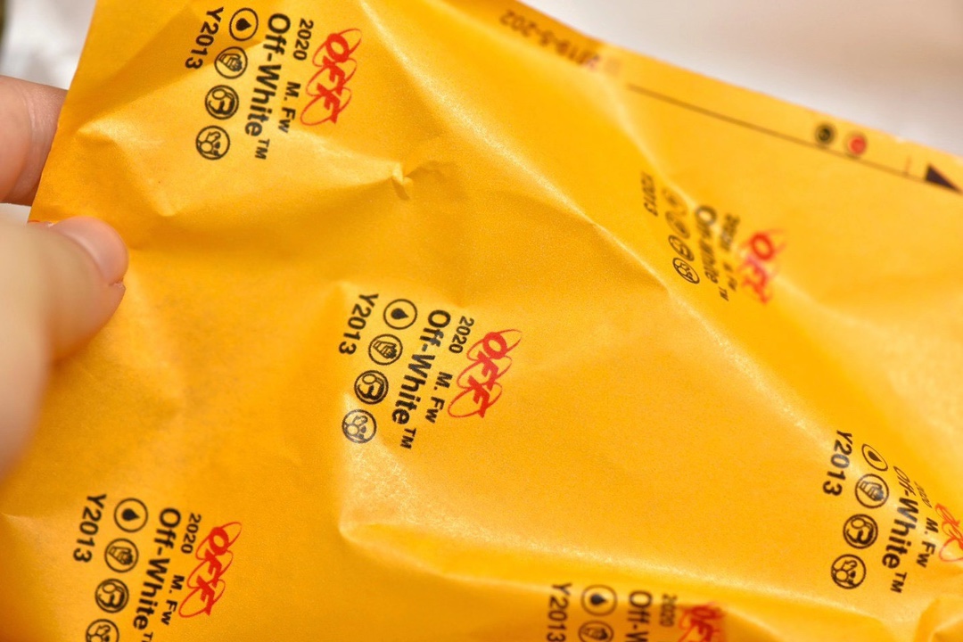 Off-White × Nike Air Rubber Dunk "University Gold"（CU6015-700）