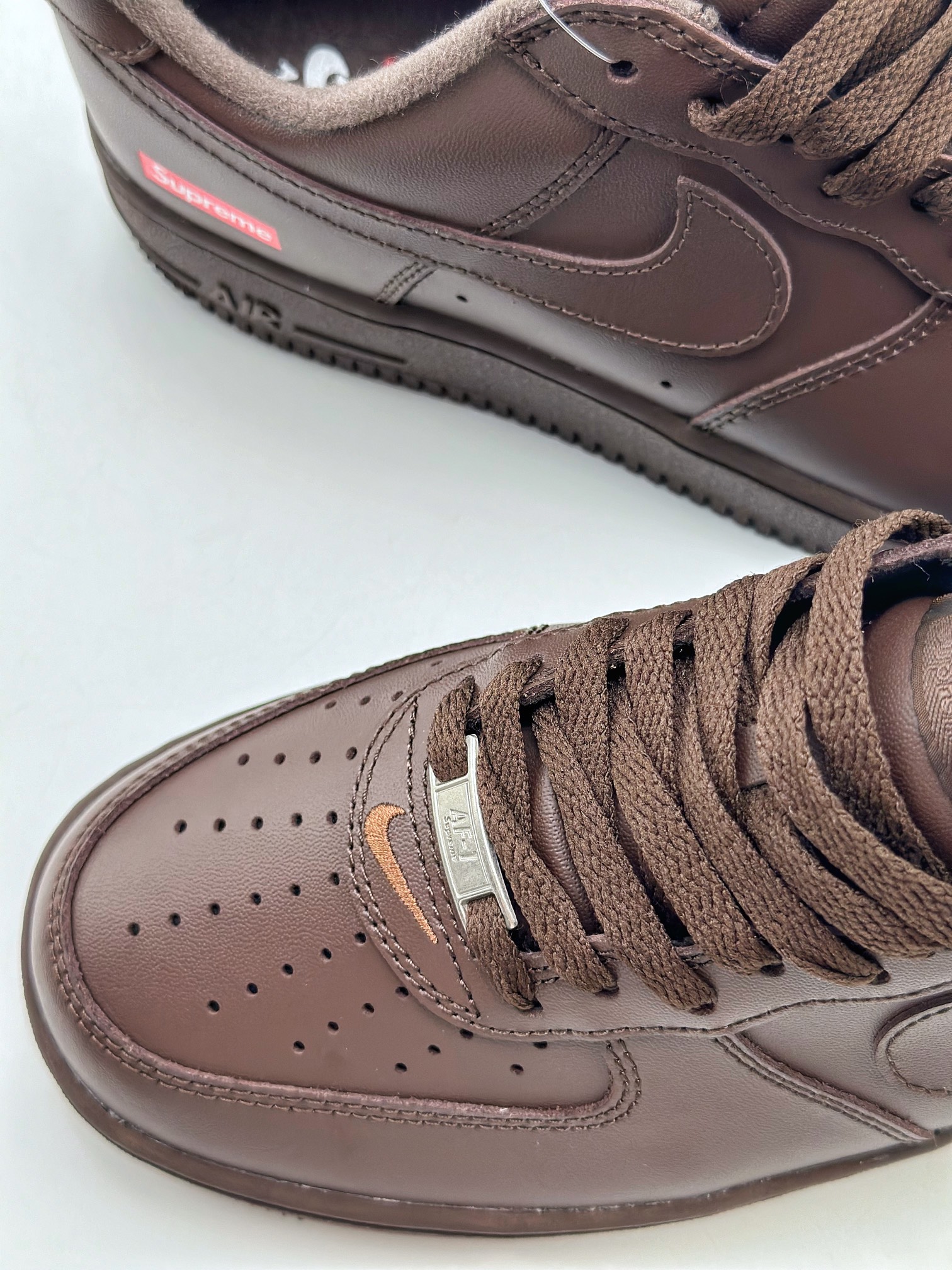 Supreme × Nike Air Force 1 Low 