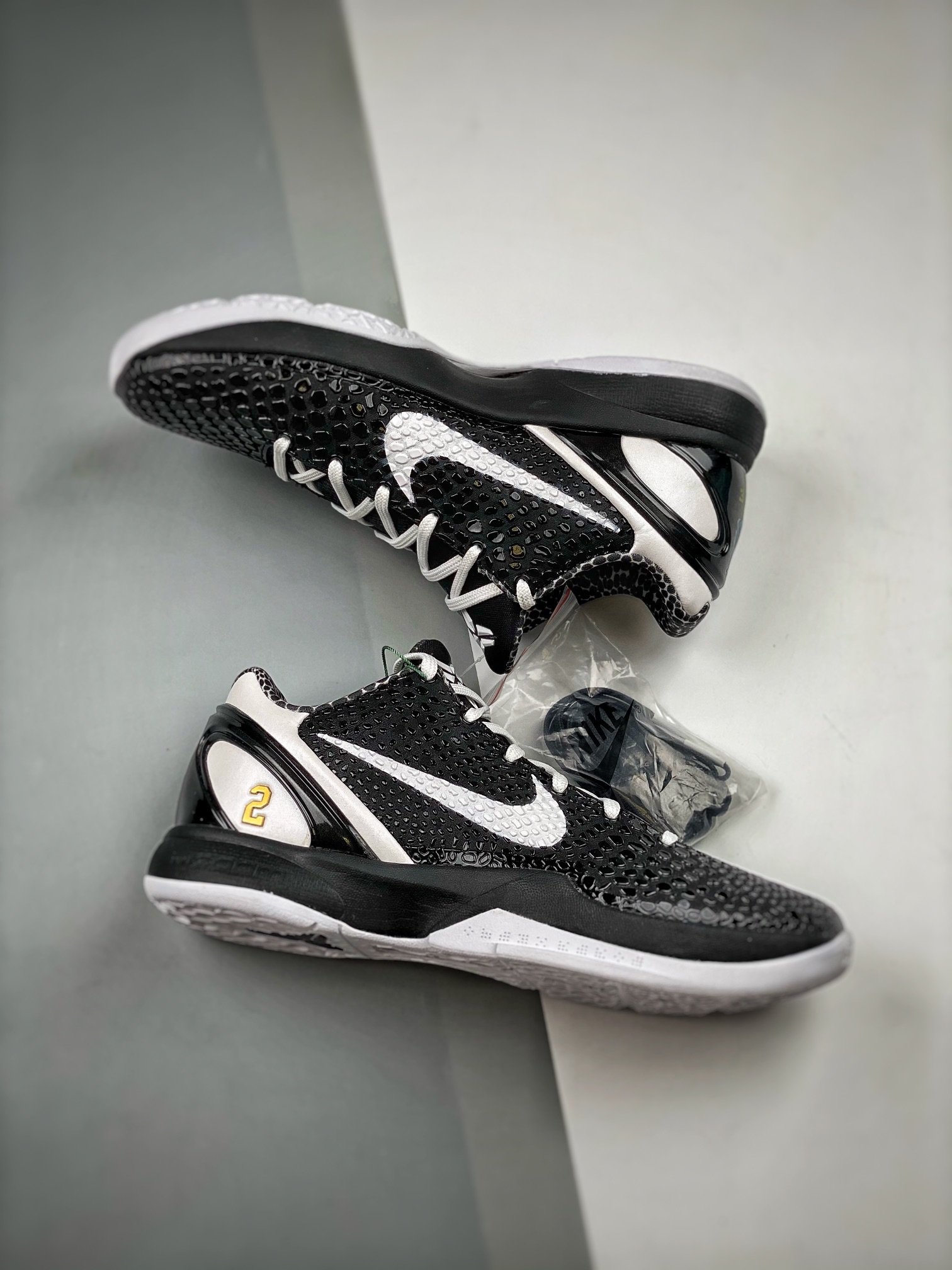 Nike Kobe 6 Protro "Mambacita Sweet 16"（CW2190-002）