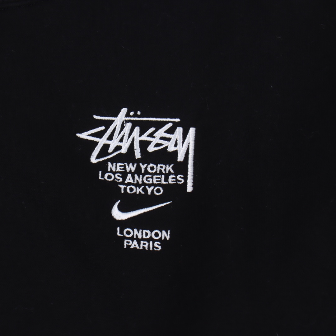 Stussy x Nike Logo Sports Fleece Sweatshirt "Black"（DC4198-010）