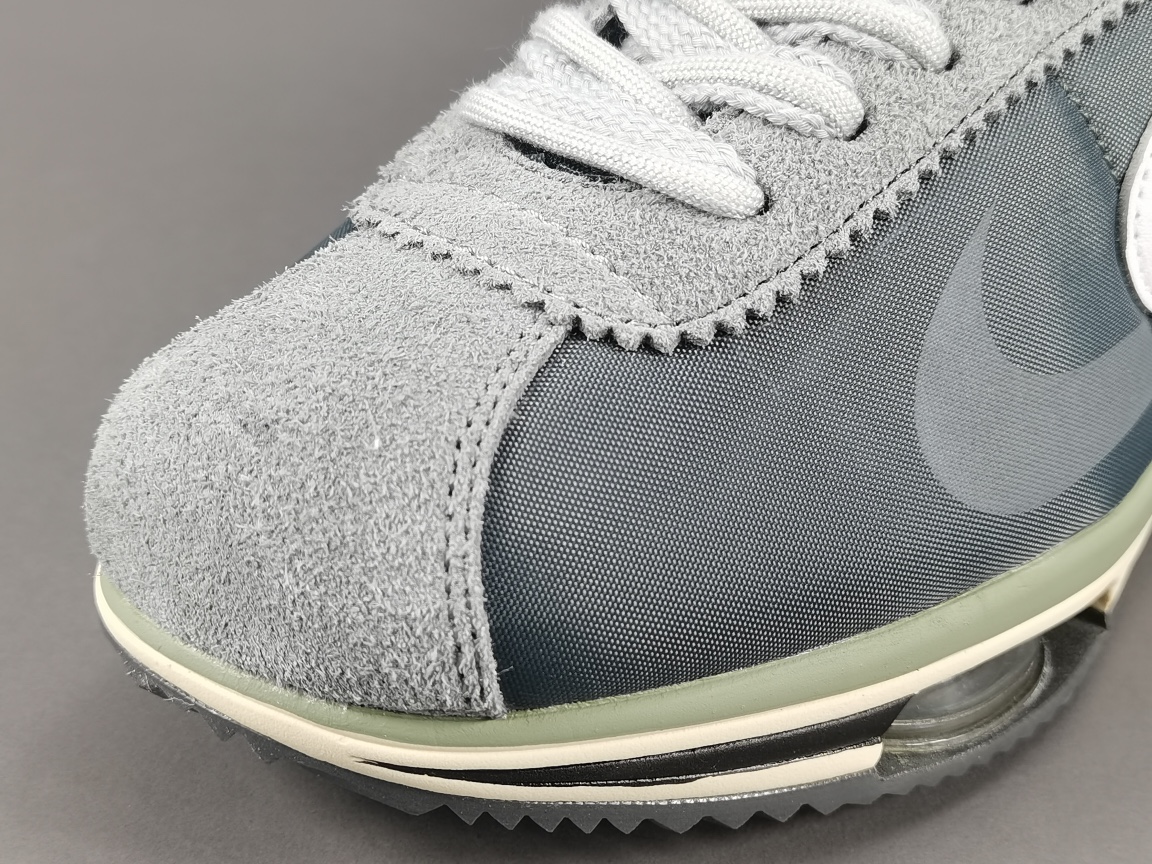 sacai × Nike Zoom Cortez "Iron Grey" (DQ0581-001)