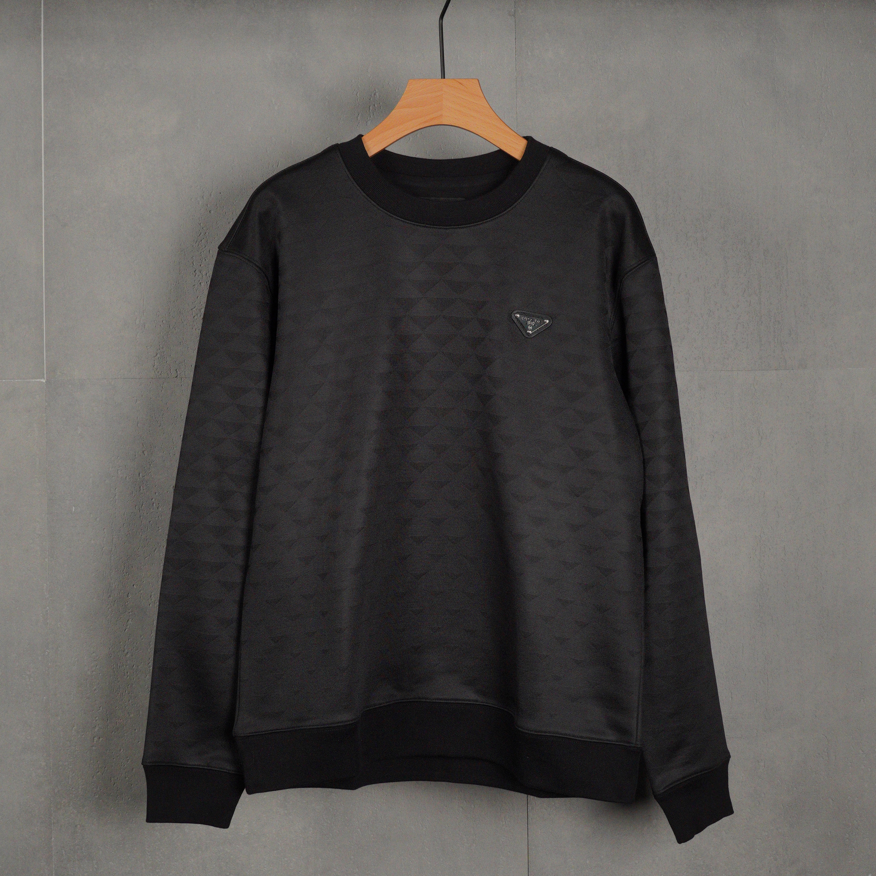 PRADA Monogram Sweatshirt with Triangle Logo (UJL67B-147M-F0002-S-OOO）