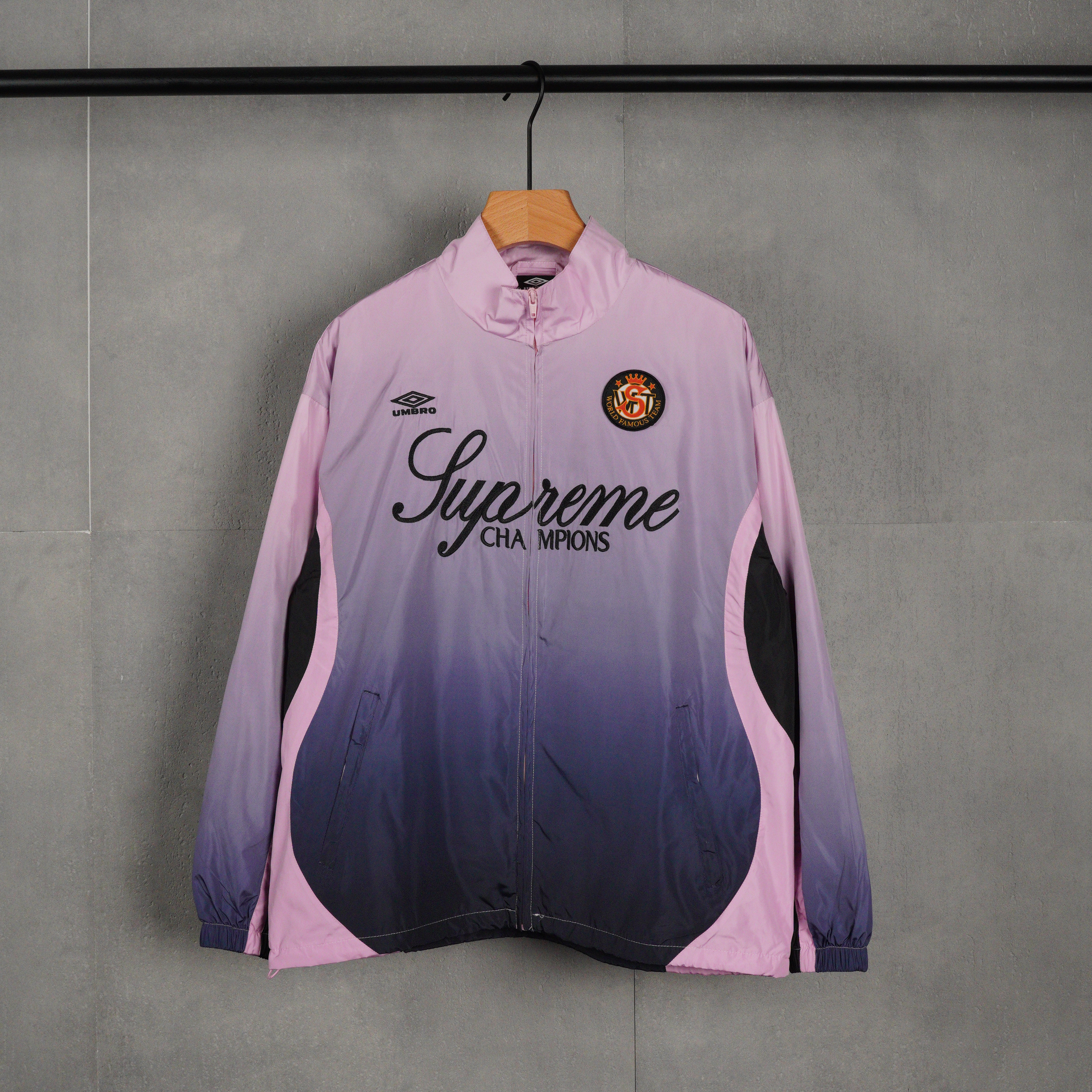 Supreme x Umbro Gradient Track Jacket "Black"（SUP-FW25-026）