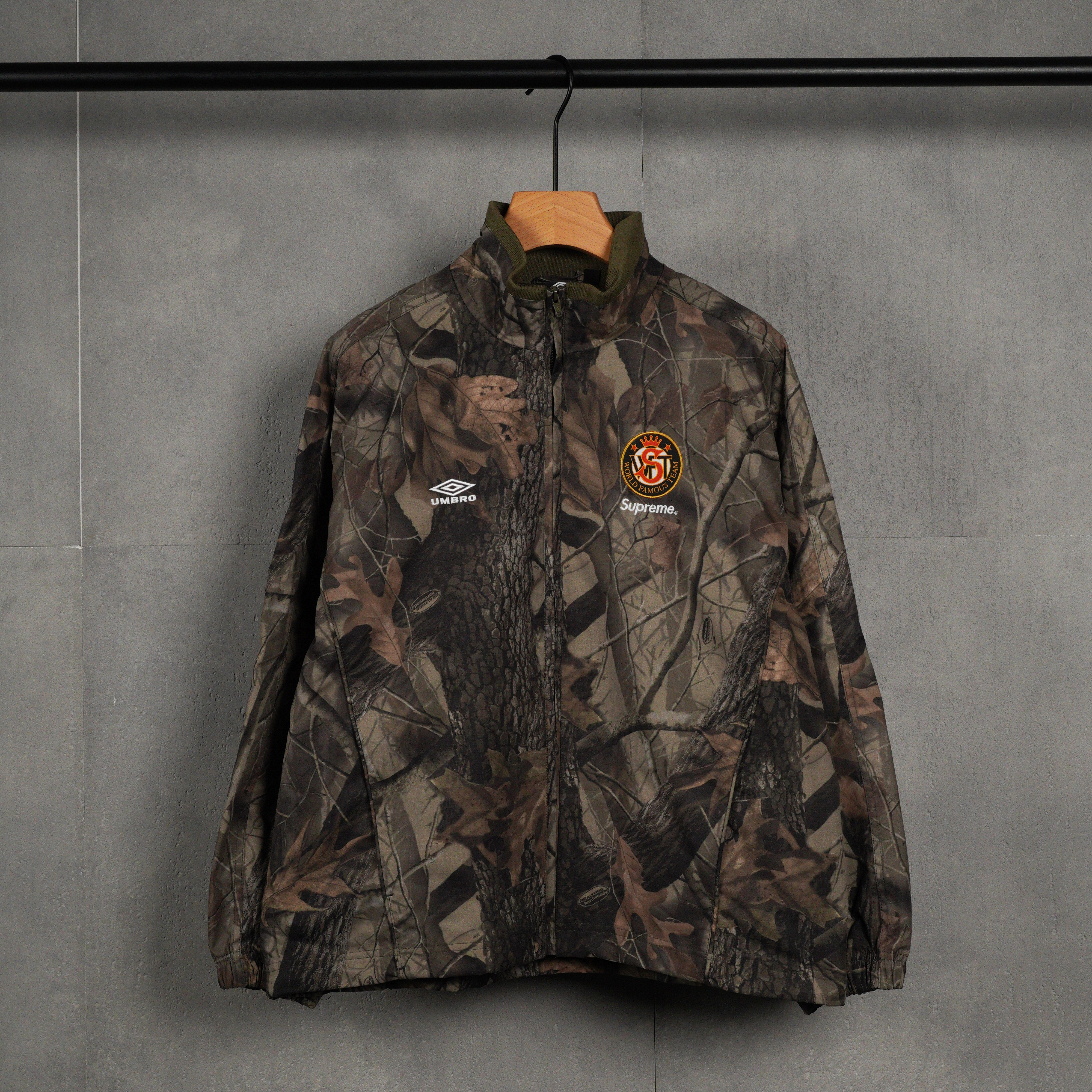 Supreme x Umbro Cotton Ripstop Track Jacket (26SS) "Realtree Hardwoods Camo"（SUP-SS26-009）