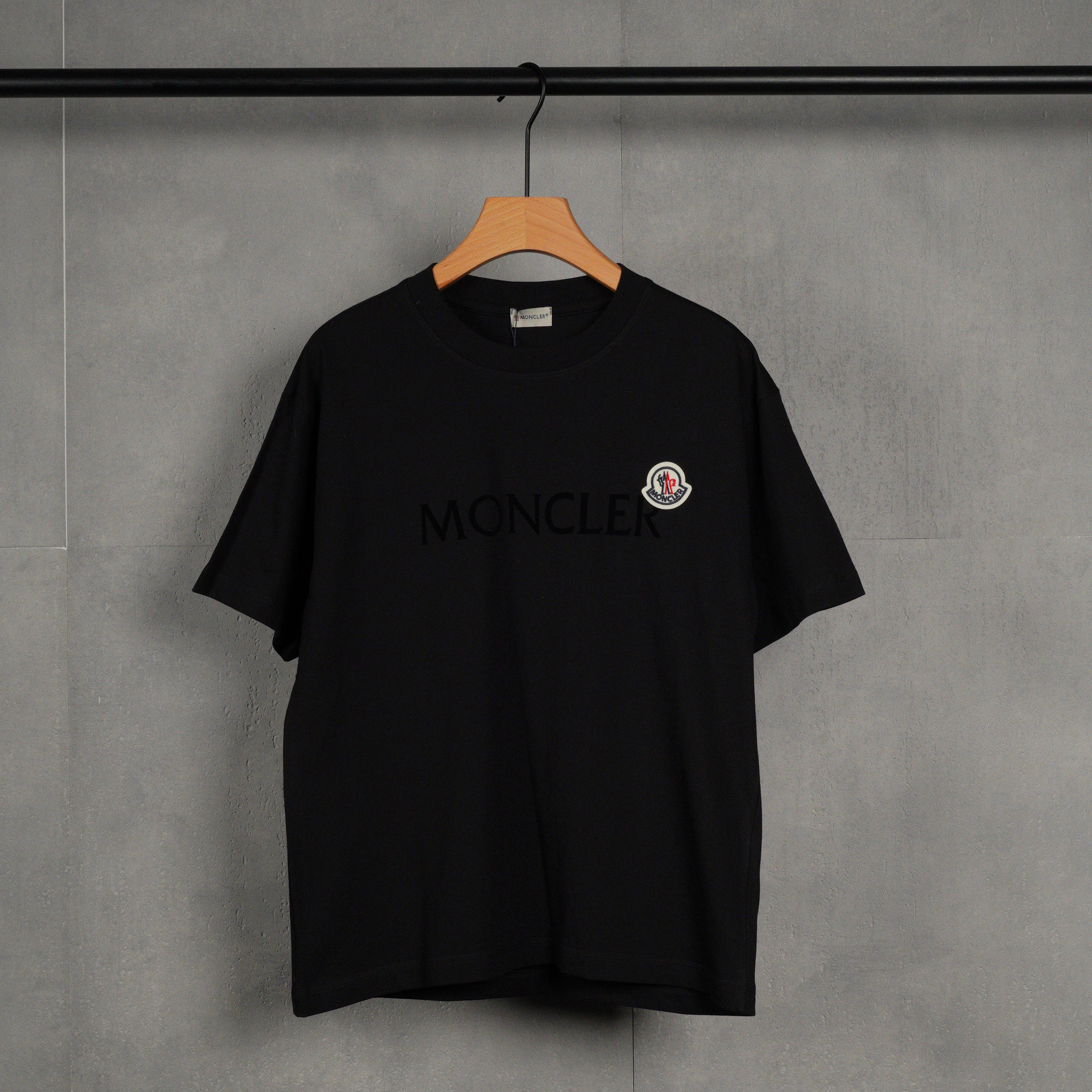 Moncler Logo Patch Pack  T-Shirt（J10918C00025829H83P3）