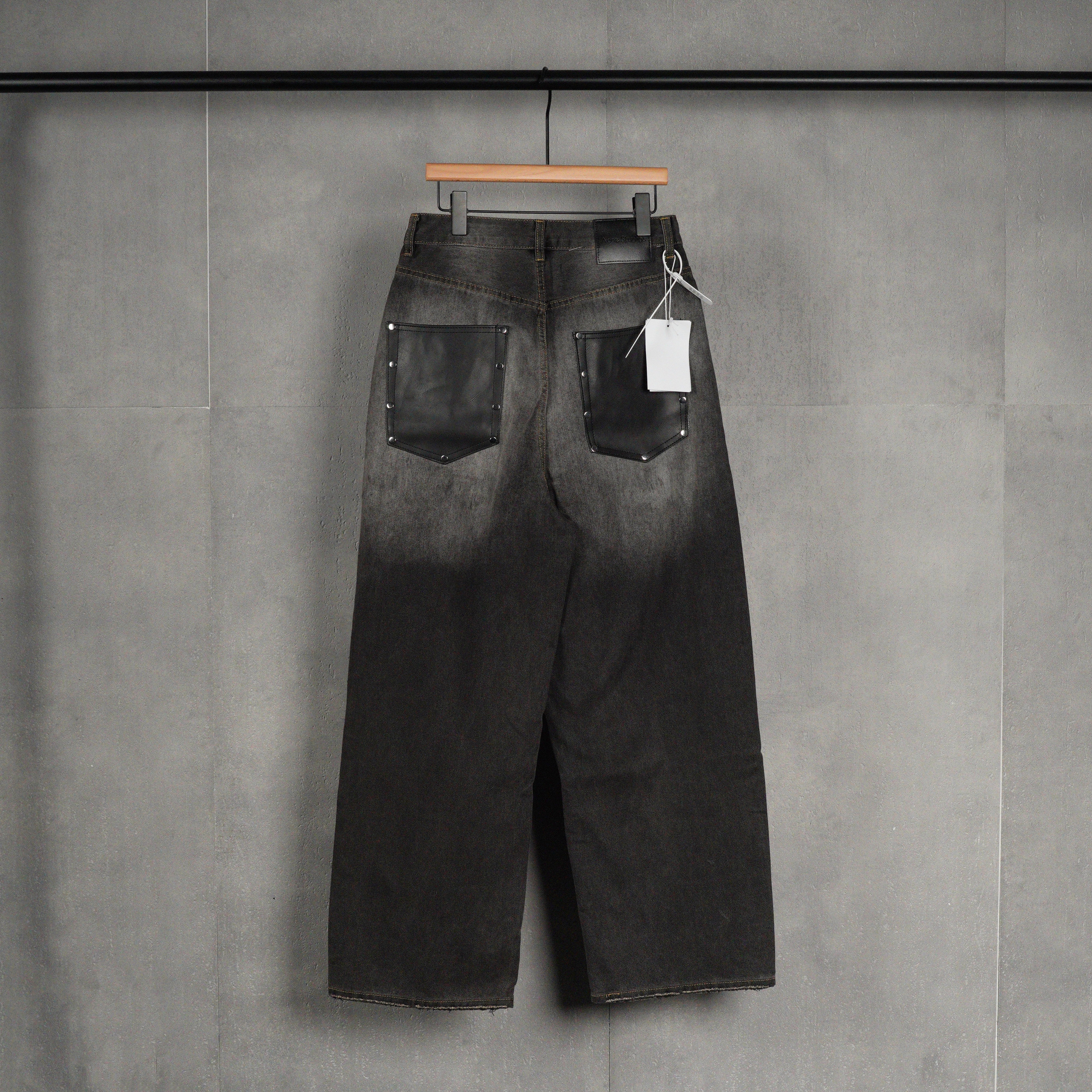 Acne Studios Relaxed Fit Jeans - 2023 - Black (C00103-900）