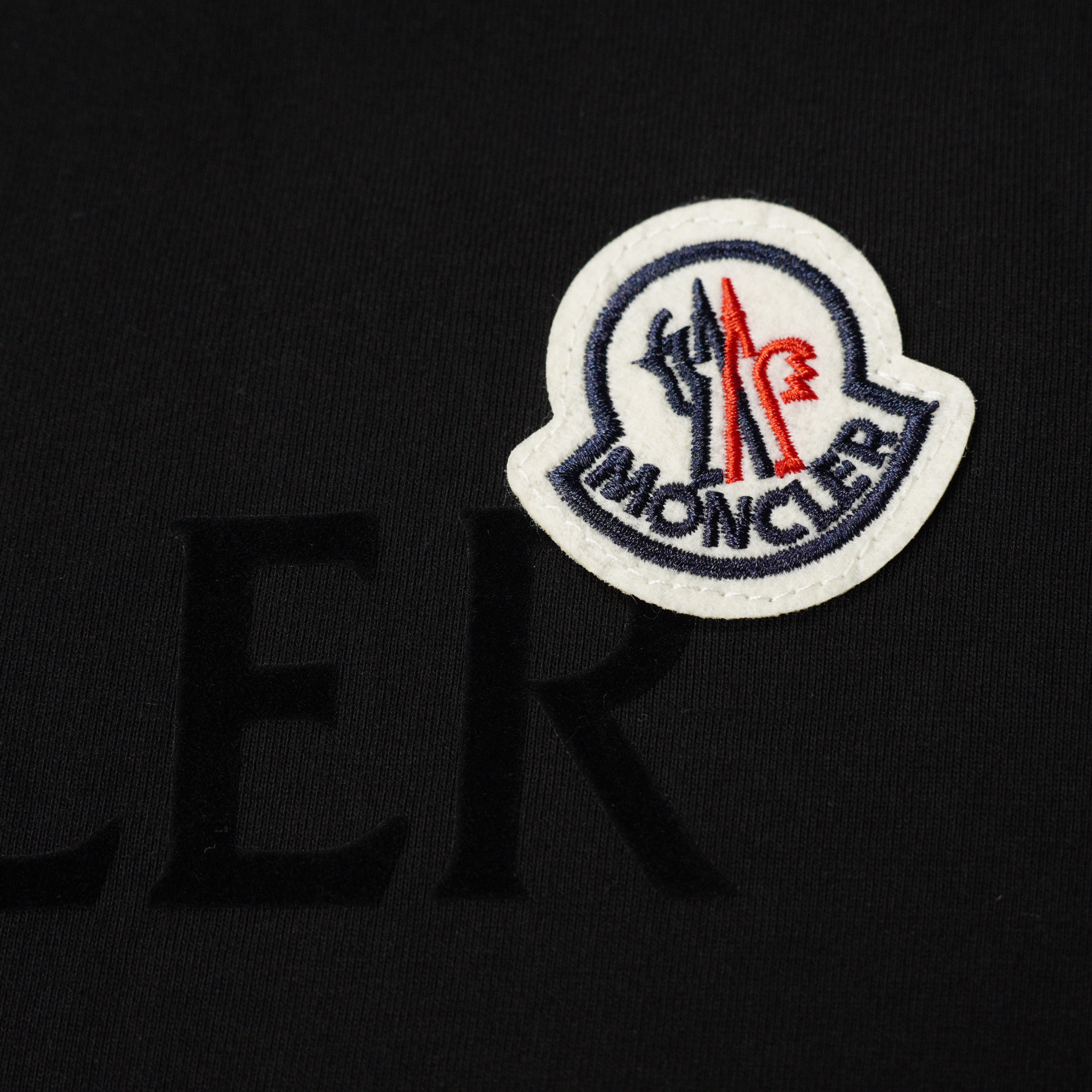 Moncler Logo Patch Pack  T-Shirt（J10918C00025829H83P3）