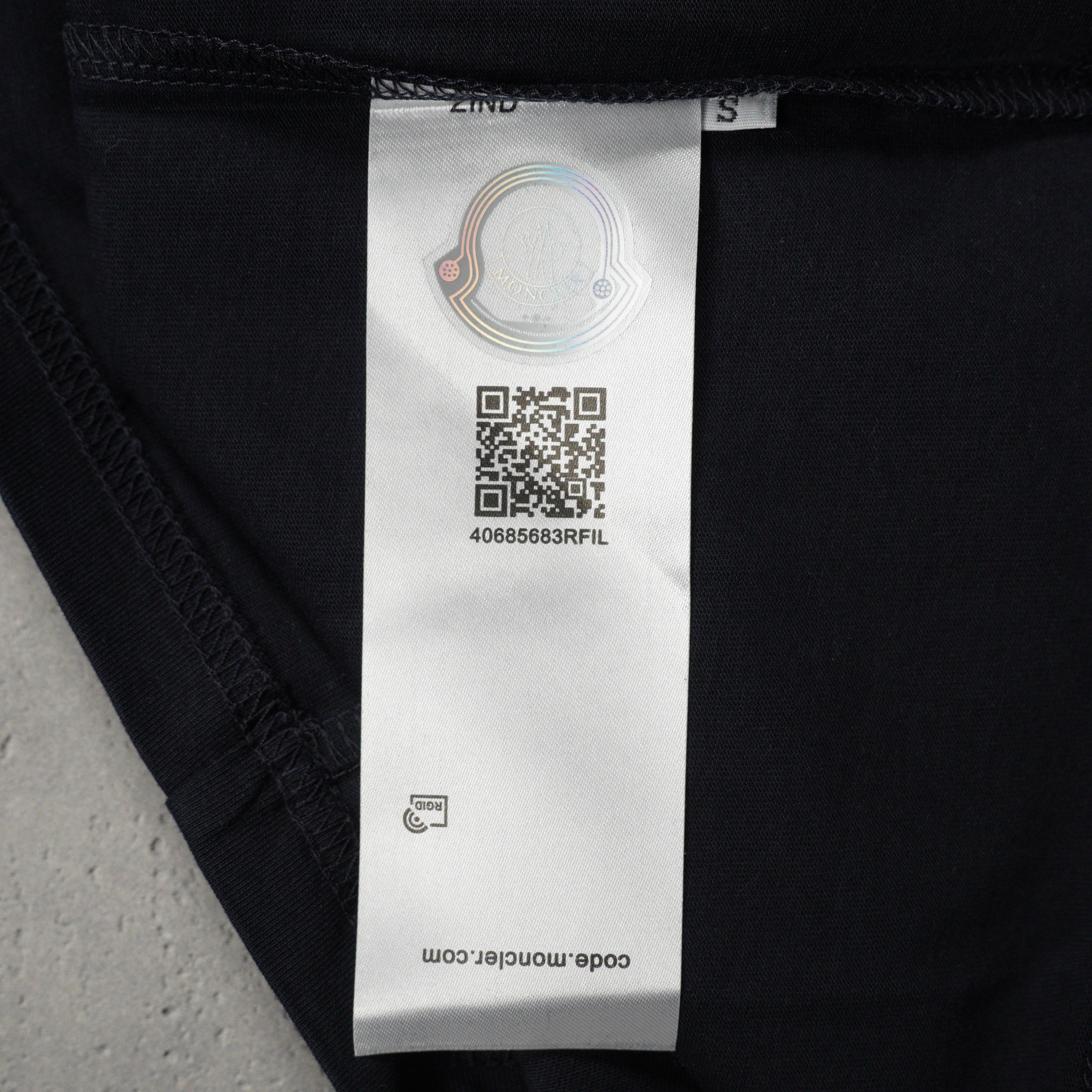 Moncler monogram cotton t-shirt（J20918C000218390T999）