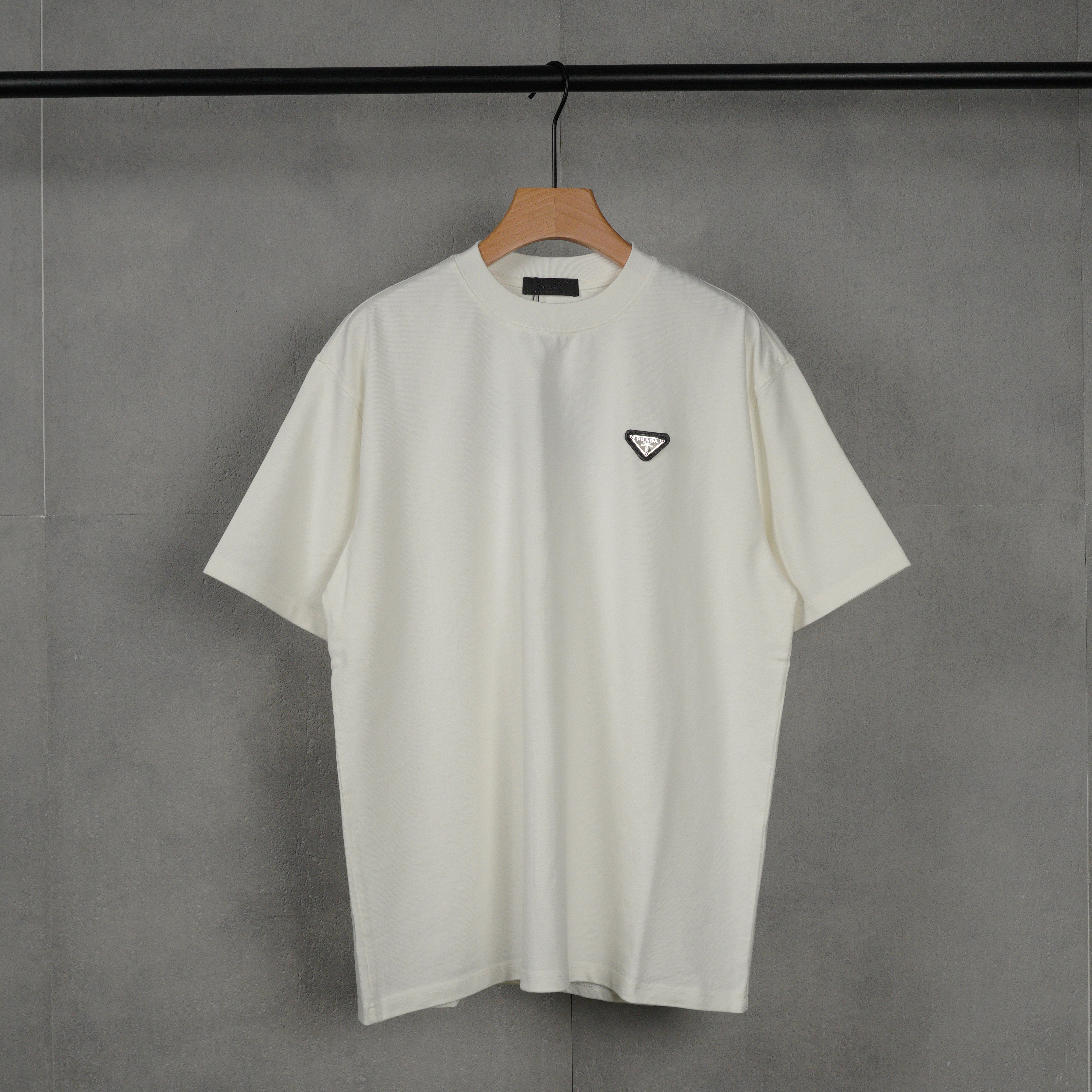 PRADA White Terry T-shirt（UJN885-122E-F0009-S-232）