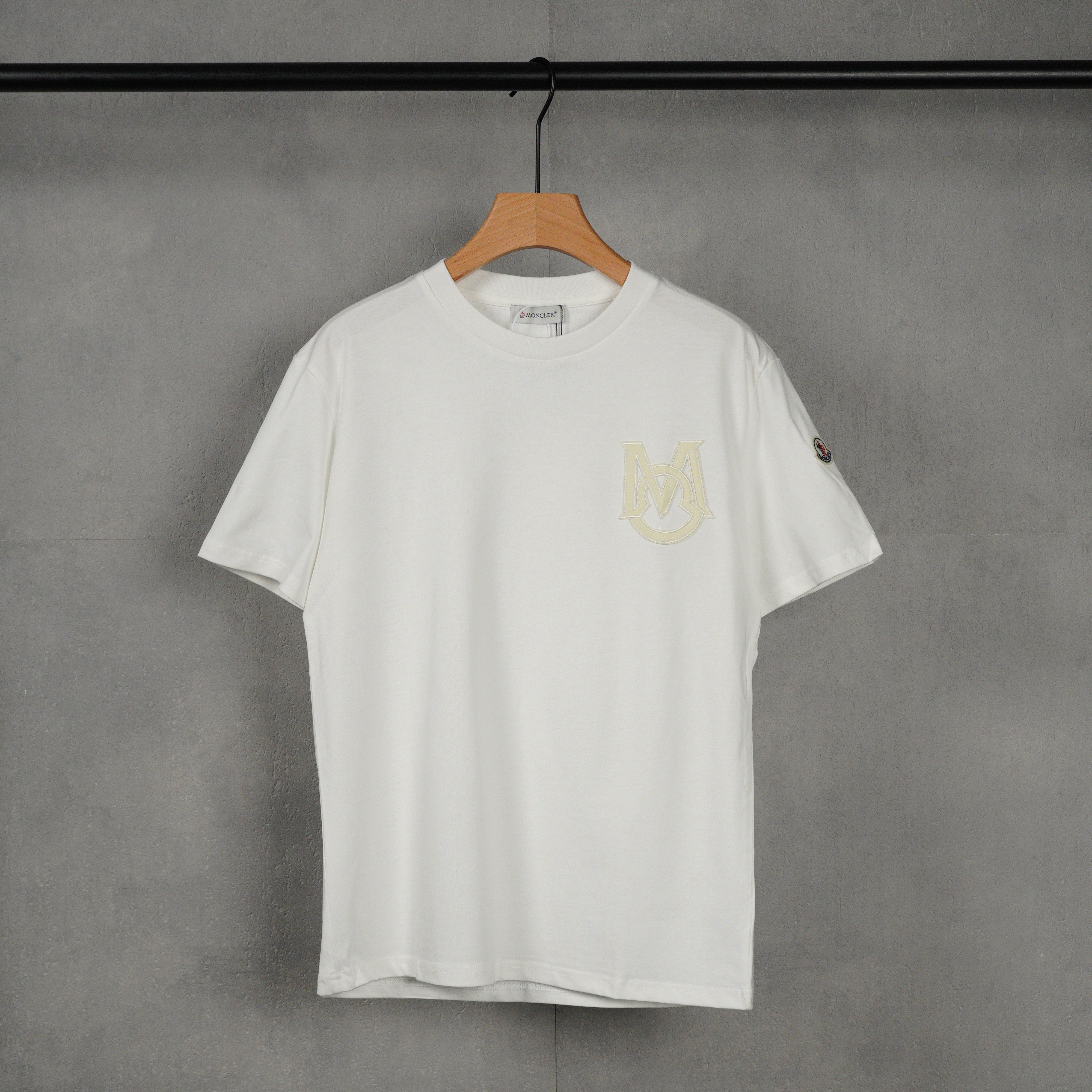 Moncler monogram cotton t-shirt（J20918C000218390T999）