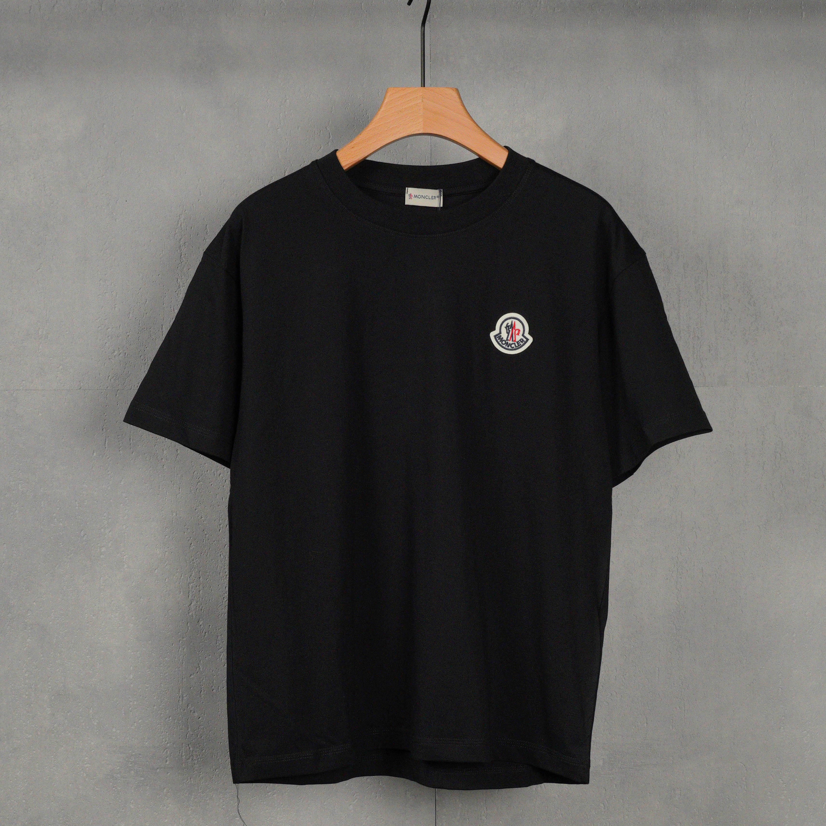 Moncler Logo Patch Pack  T-Shirt（J10918C00025829H83P3）
