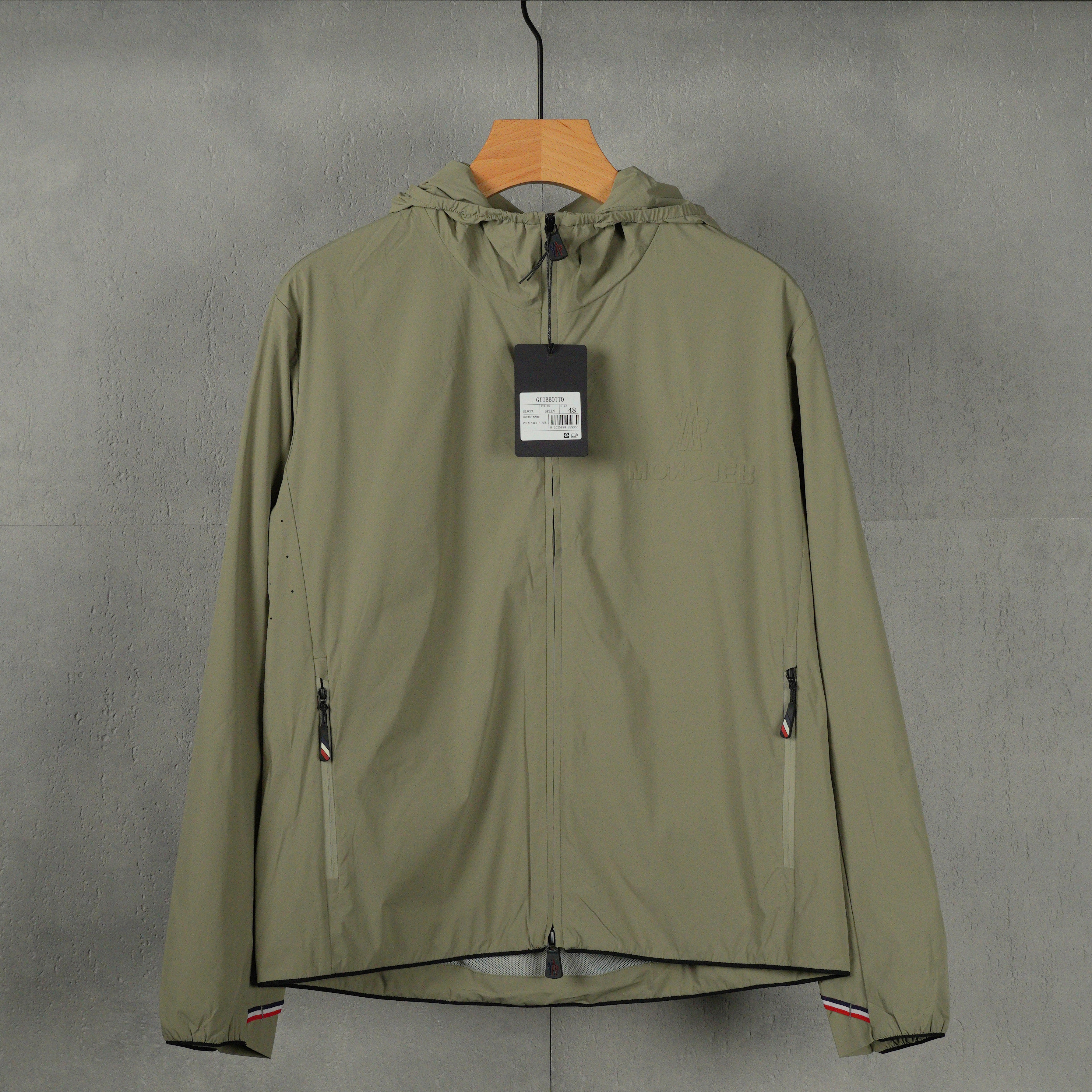Moncler hooded zip-up jacket（MC2025001）