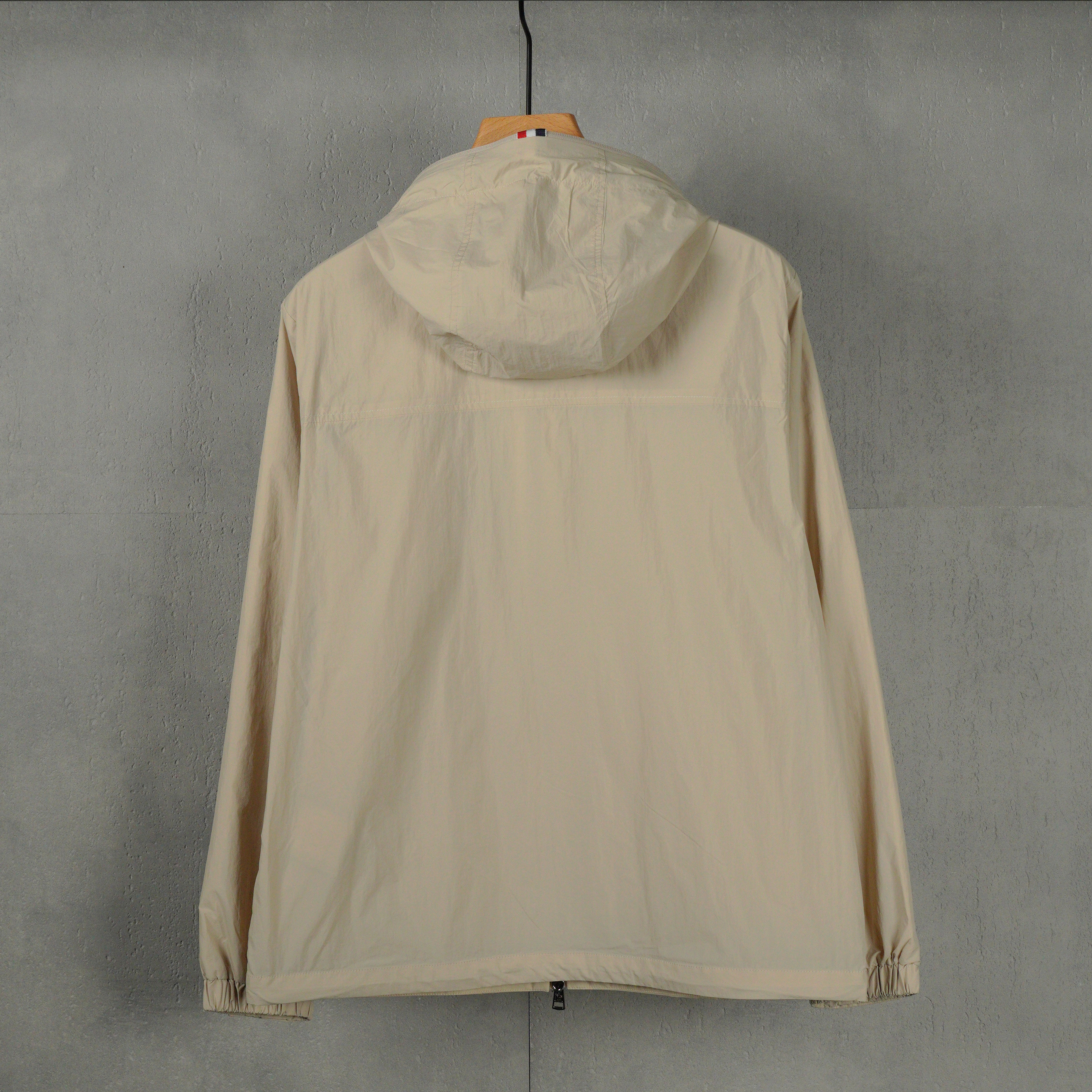 Moncler hooded zip-up jacket（MC2025004）