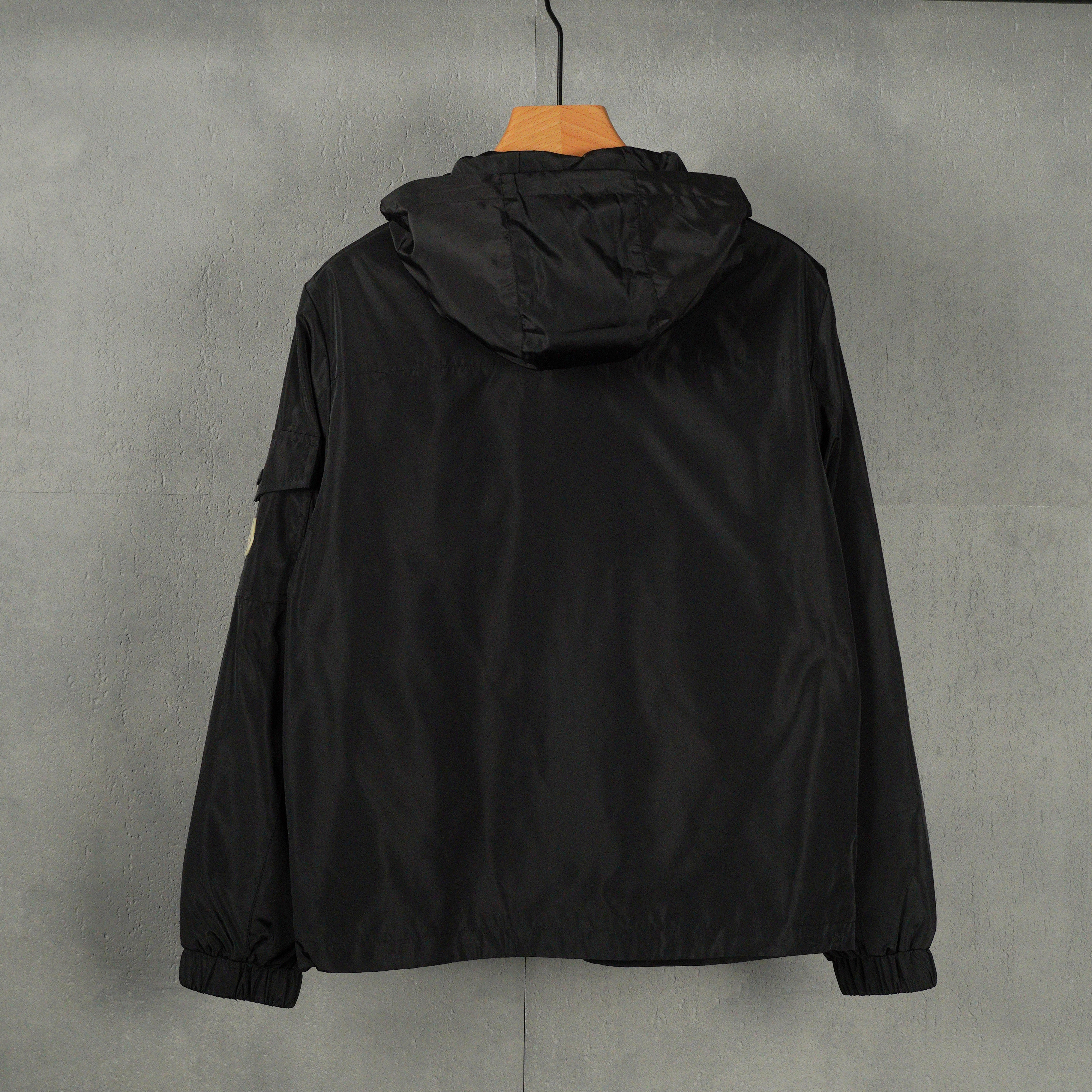 Moncler hooded zip-up jacket（MC2025003）