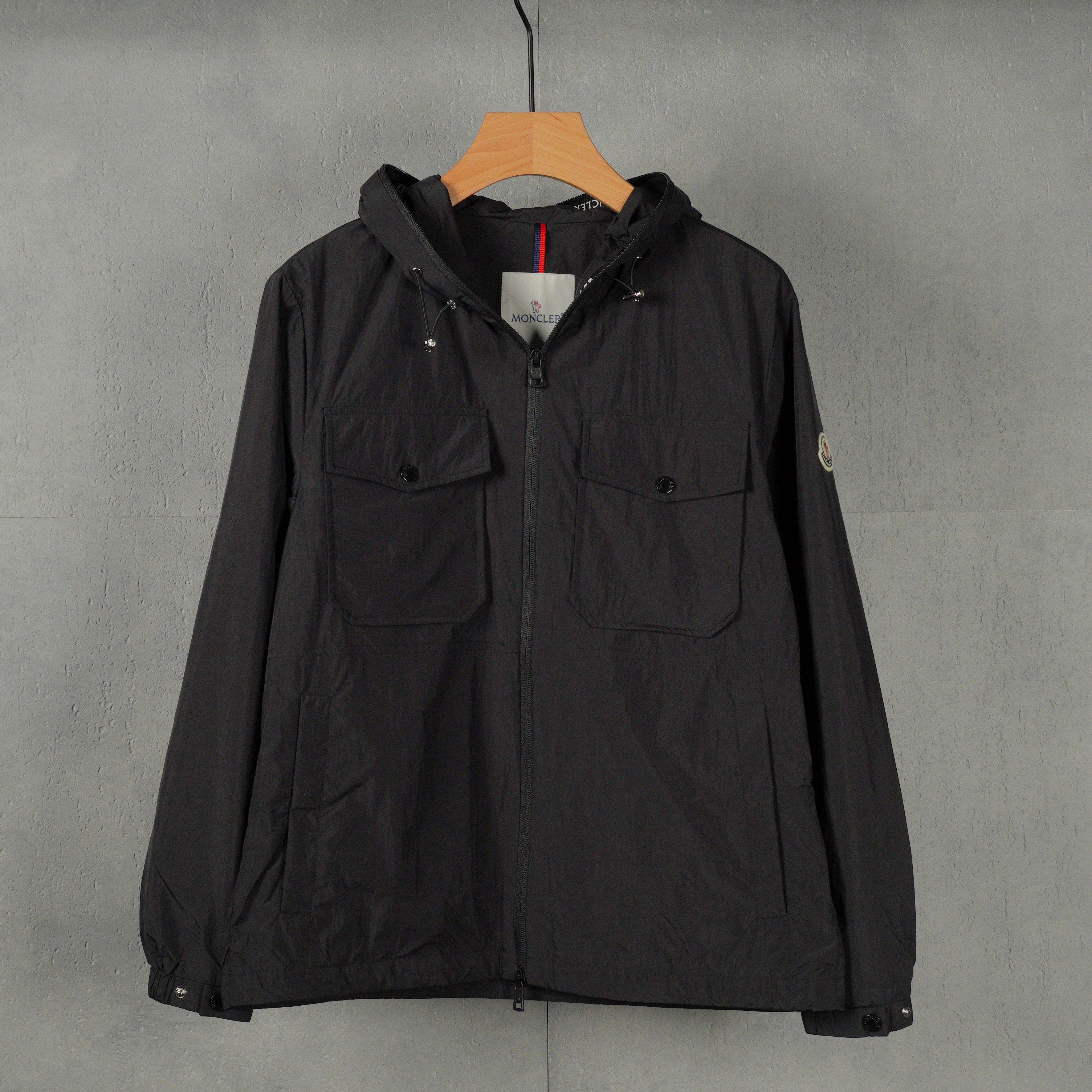 Moncler hooded zip-up jacket（MC2025004）
