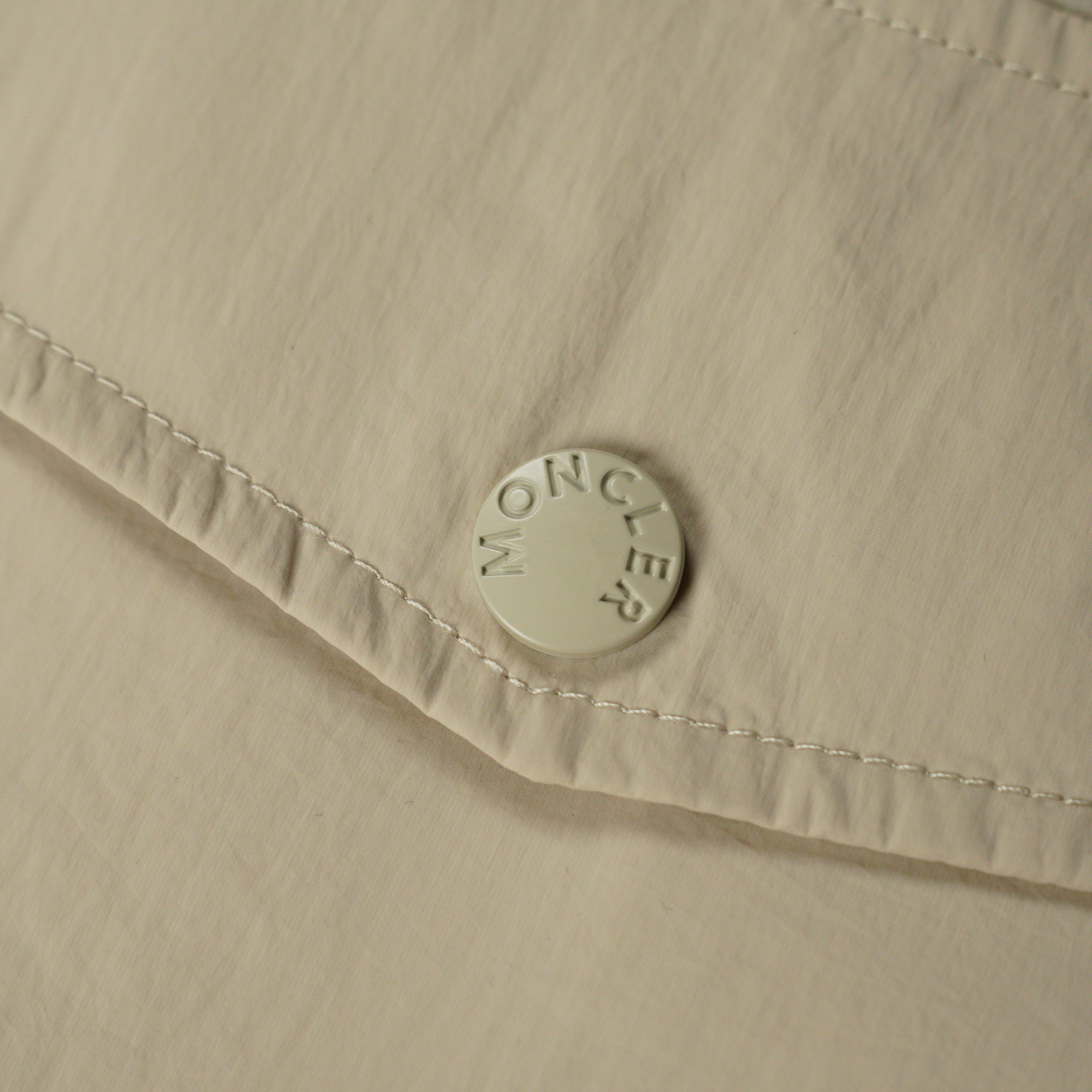 Moncler hooded zip-up jacket（MC2025004）